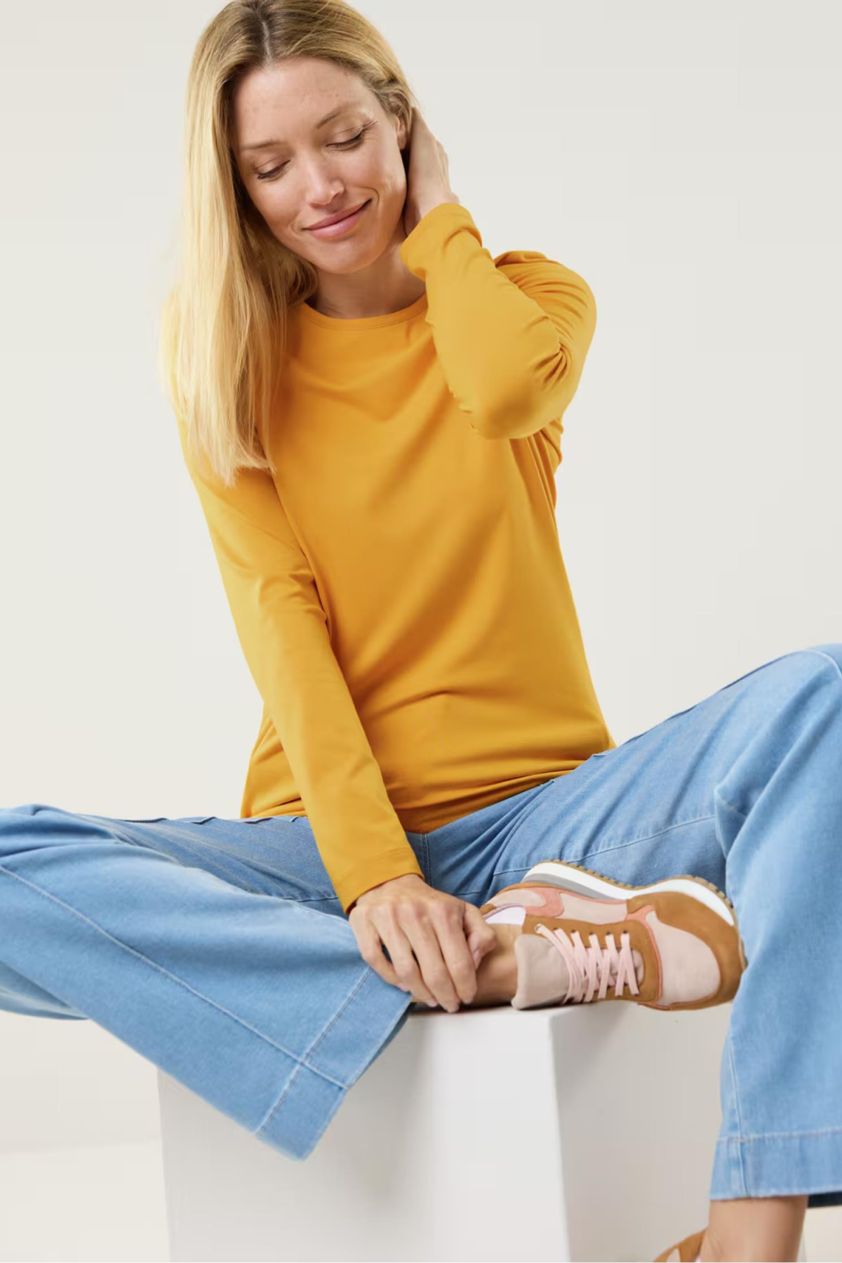 AVENA 43-7565 / 887.991 / 280 0 YAKA BILEK  KOL BASIC  TSH