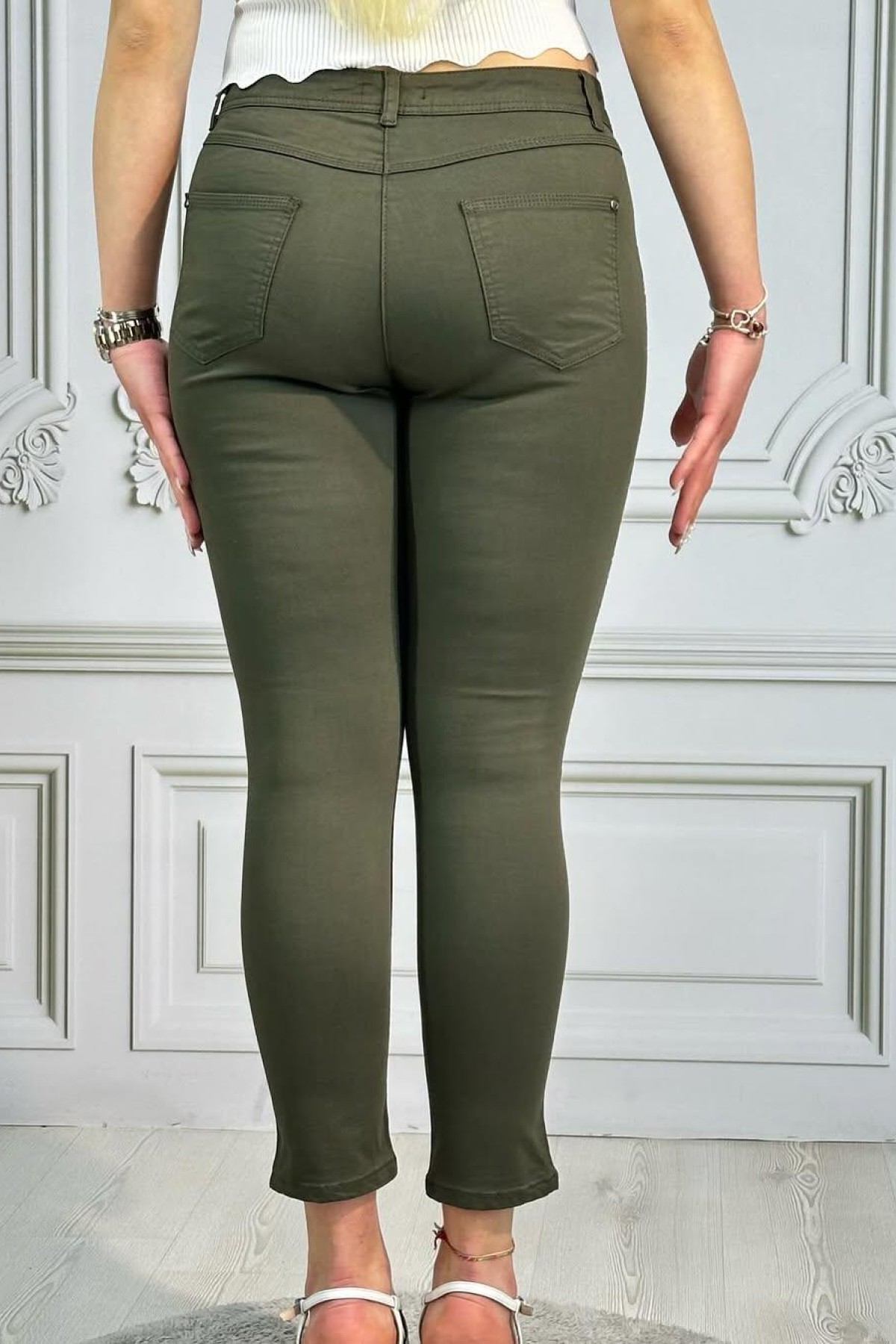 BOLINTO YANLARI ZINCIRLI YUKSEK BEL 5 CEP LIKRALI DAR PACA PANTOLON BOLINTO YANLARI ZINCIRLI YUKSEK BEL 5 CEP LIKRALI DAR PACA PANTOLON