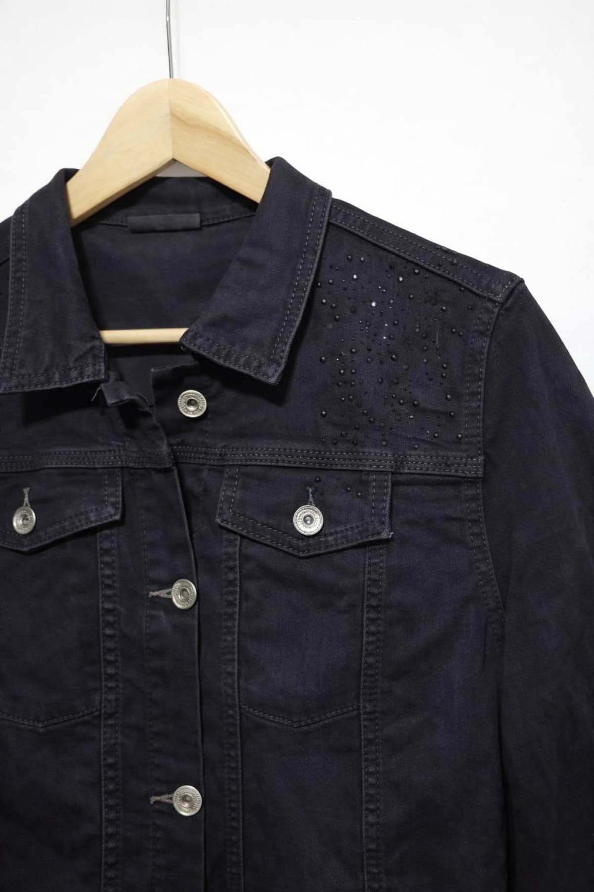 BONITA  OMUZLARI TASLI KAPAK CEPLI UZUN  DENIM MONT