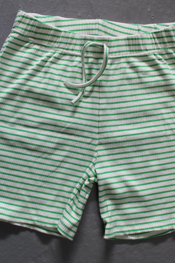 FLEUR BEL LASTIKLI SUS BAGCIKLI CEPSIZ TRIL TRIL  PENYE SHORT