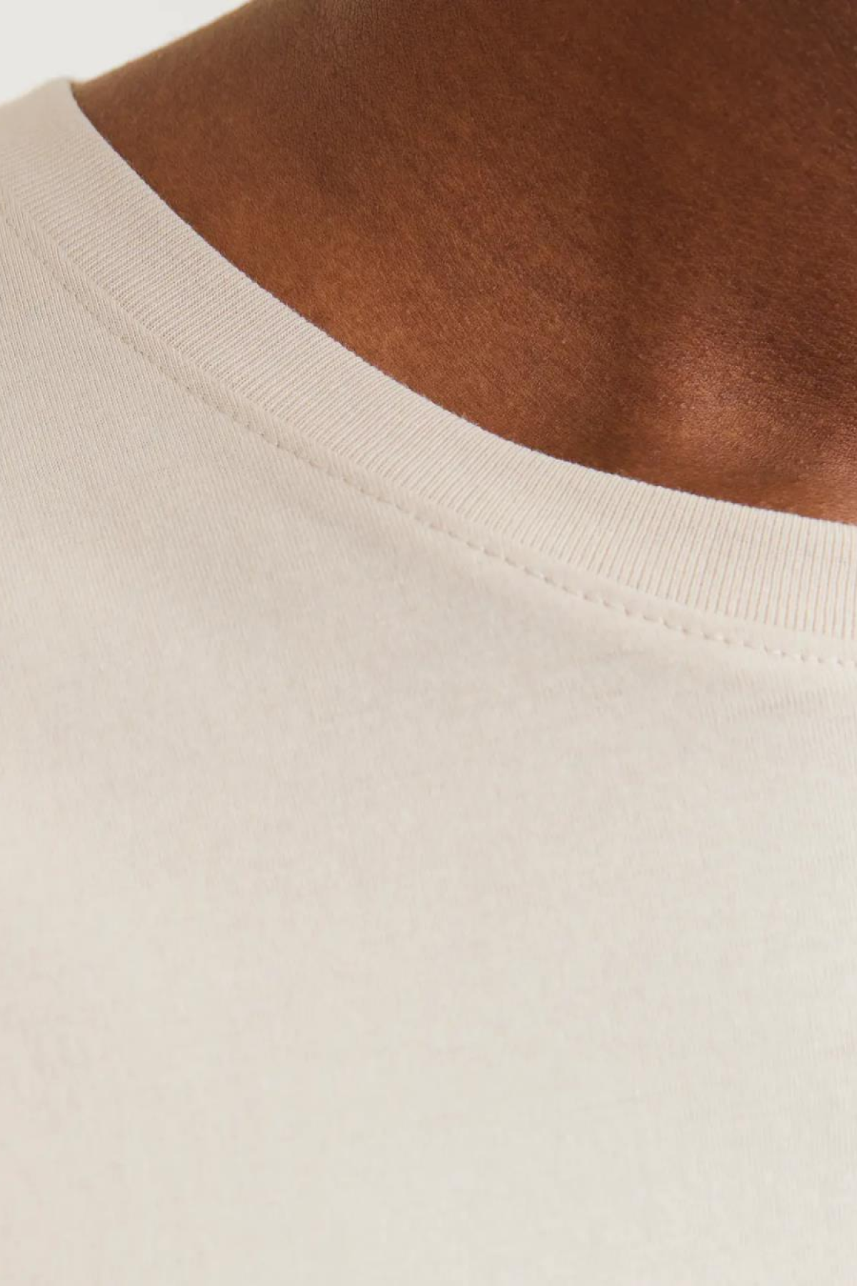 JACK&JONES 12151955 SOL GOGUS KUCUK JACK&JONES YAZILI TSHIRT JACK&JONES 12151955 SOL GOGUS KUCUK JACK&JONES YAZILI TSHIRT