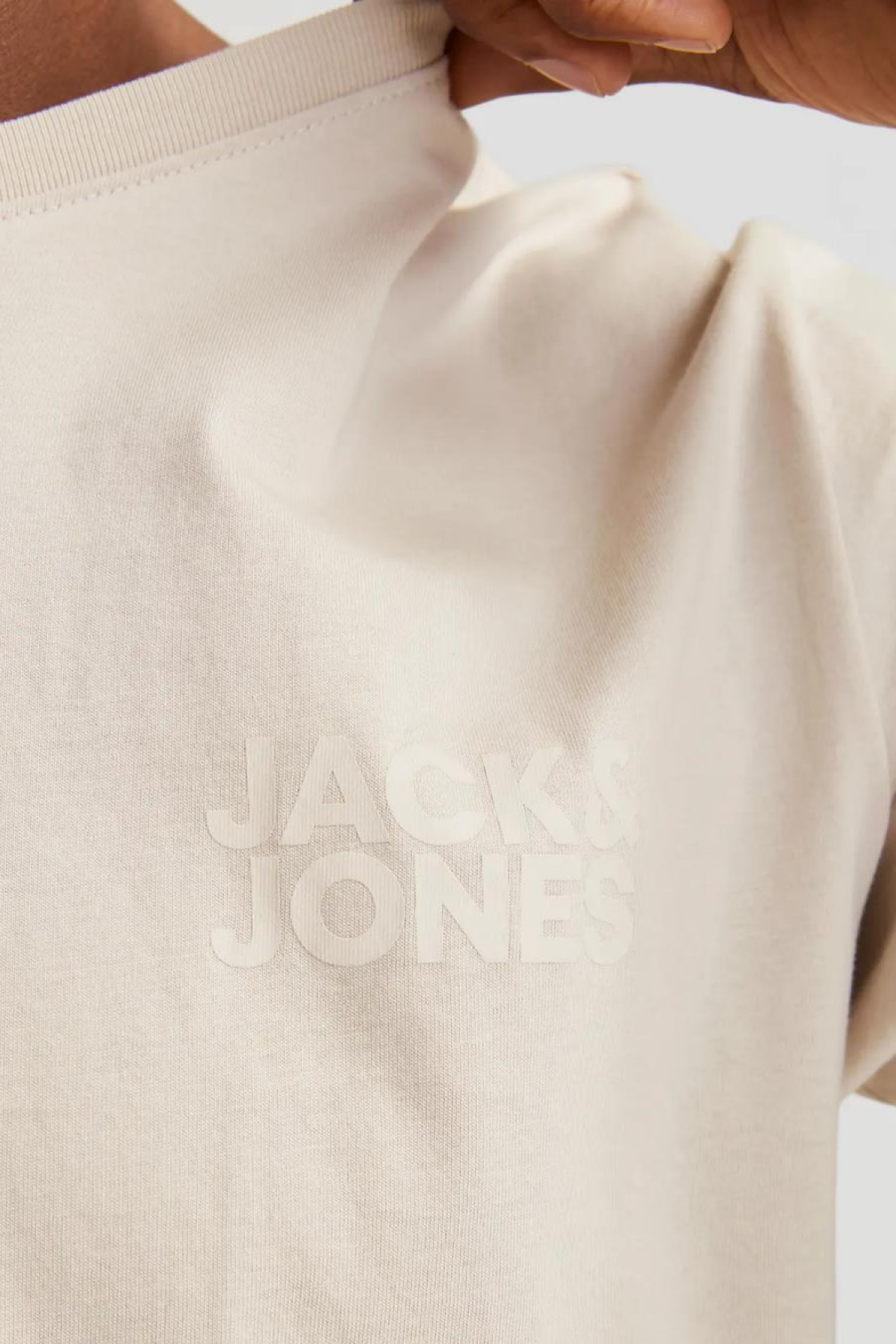 JACK&JONES 12151955 SOL GOGUS KUCUK JACK&JONES YAZILI TSHIRT JACK&JONES 12151955 SOL GOGUS KUCUK JACK&JONES YAZILI TSHIRT