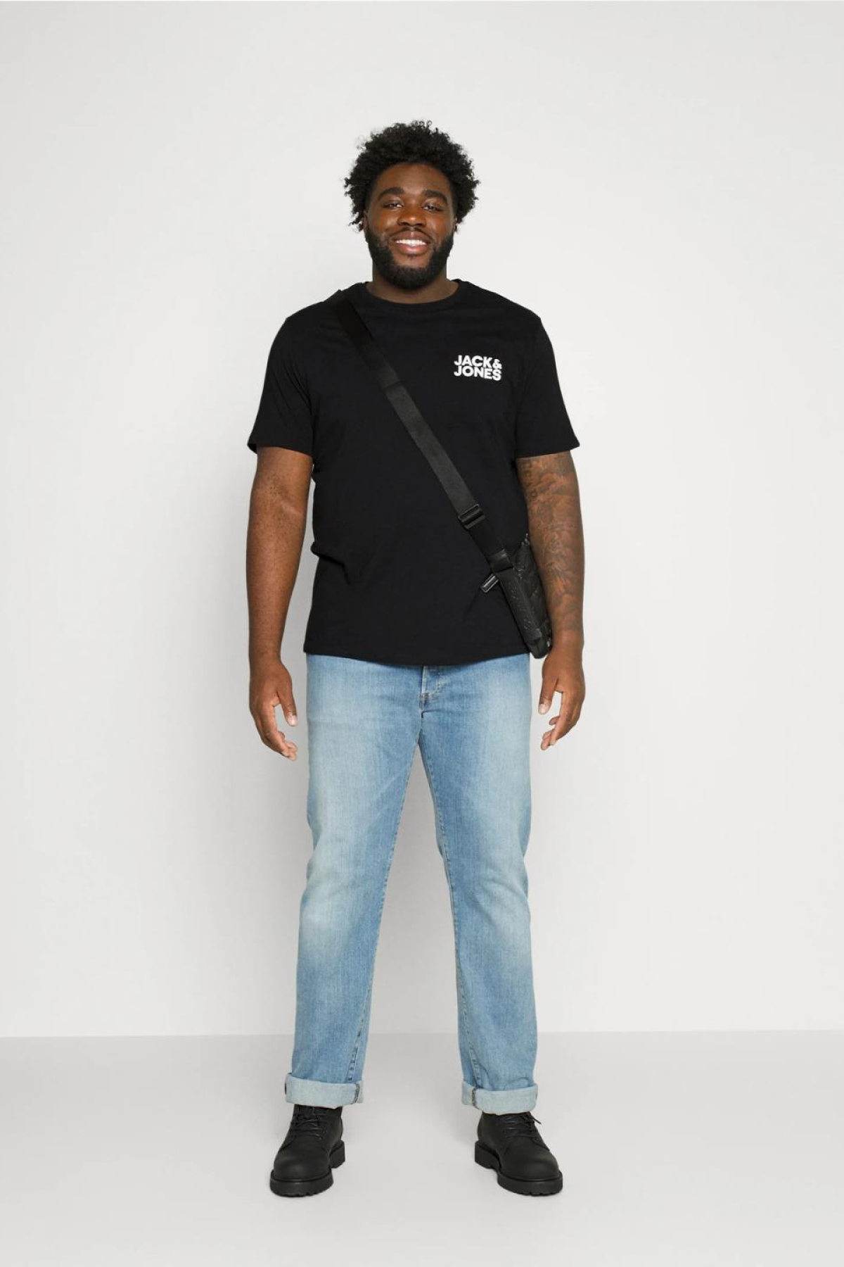 JACK&JONES 12158505 SOL GOGUS YAZILI BUYUK BEDEN KISA KOL TSHIRT JACK&JONES 12158505 SOL GOGUS YAZILI BUYUK BEDEN KISA KOL TSHIRT