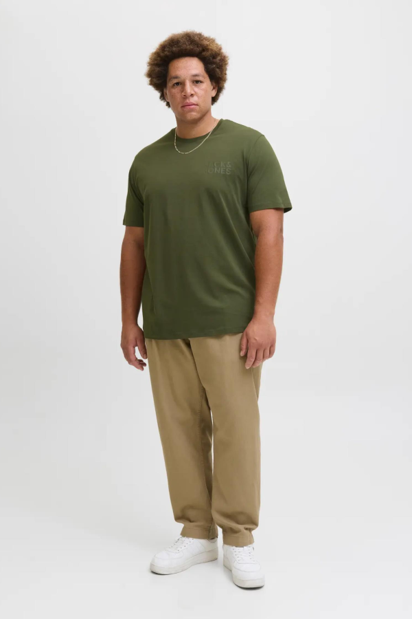 JACK&JONES 12158505 SOL GOGUS YAZILI BUYUK BEDEN KISA KOL TSHIRT