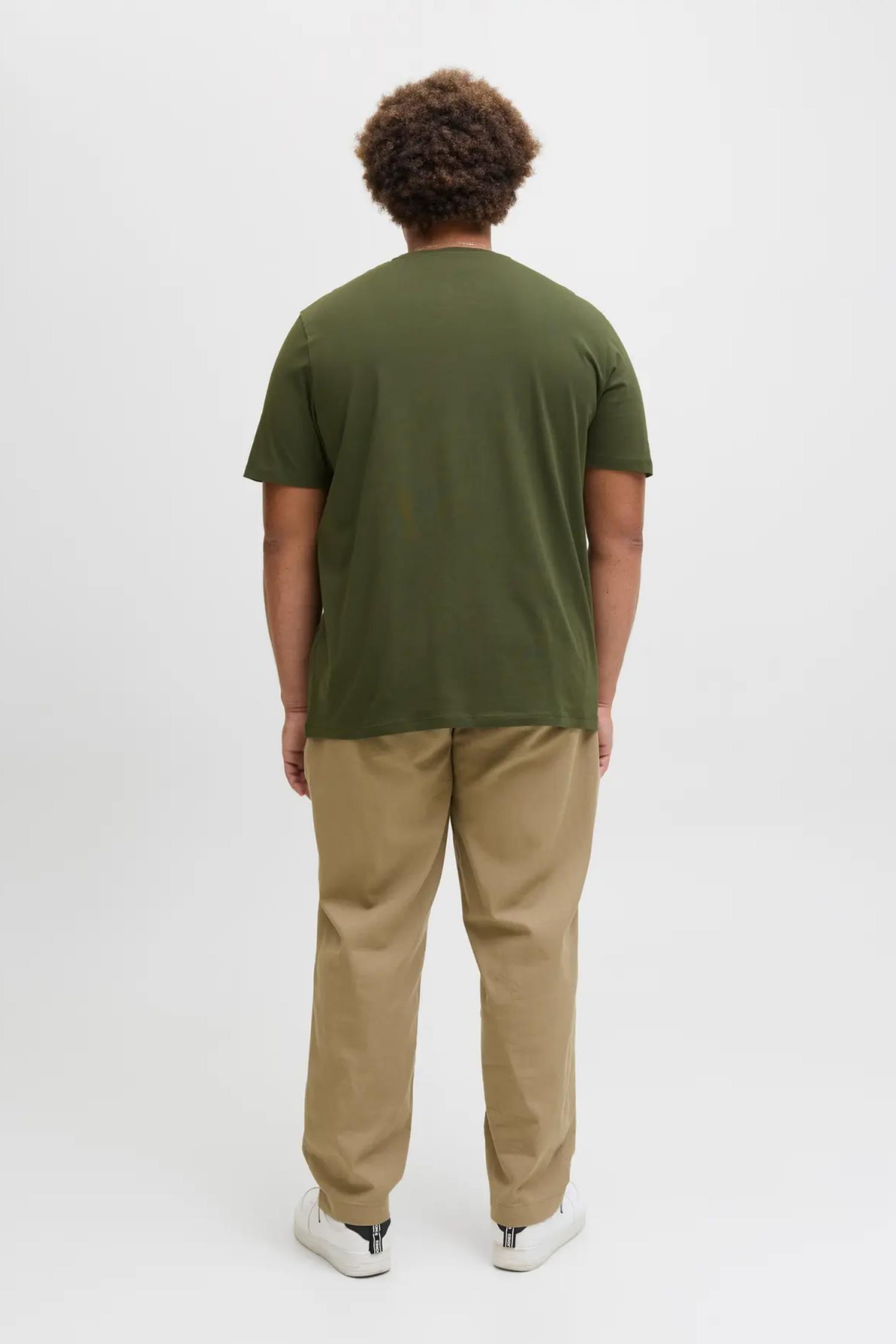 JACK&JONES 12158505 SOL GOGUS YAZILI BUYUK BEDEN KISA KOL TSHIRT