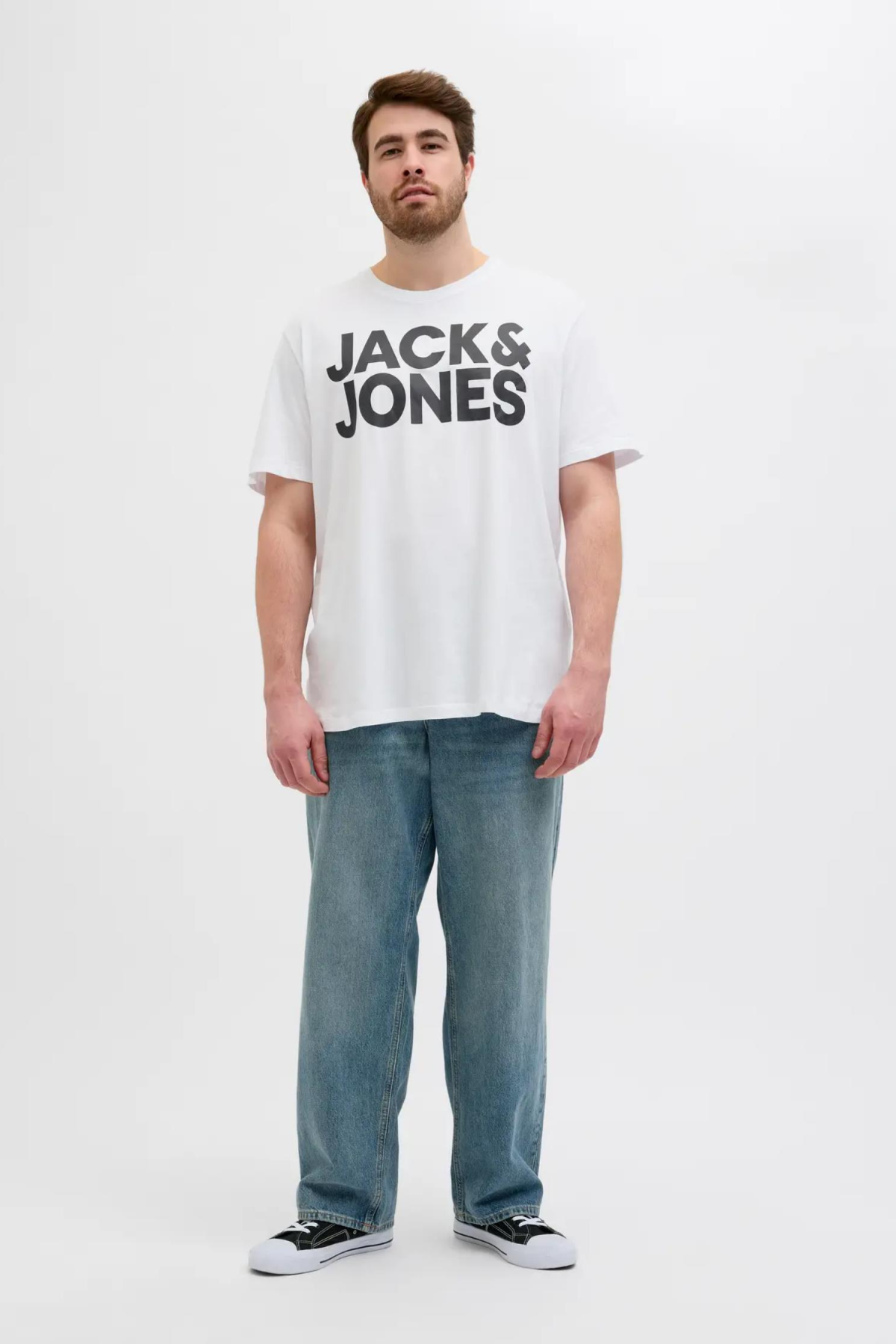 JACK&JONES 12158505 SOL GOGUS YAZILI BUYUK BEDEN KISA KOL TSHIRT
