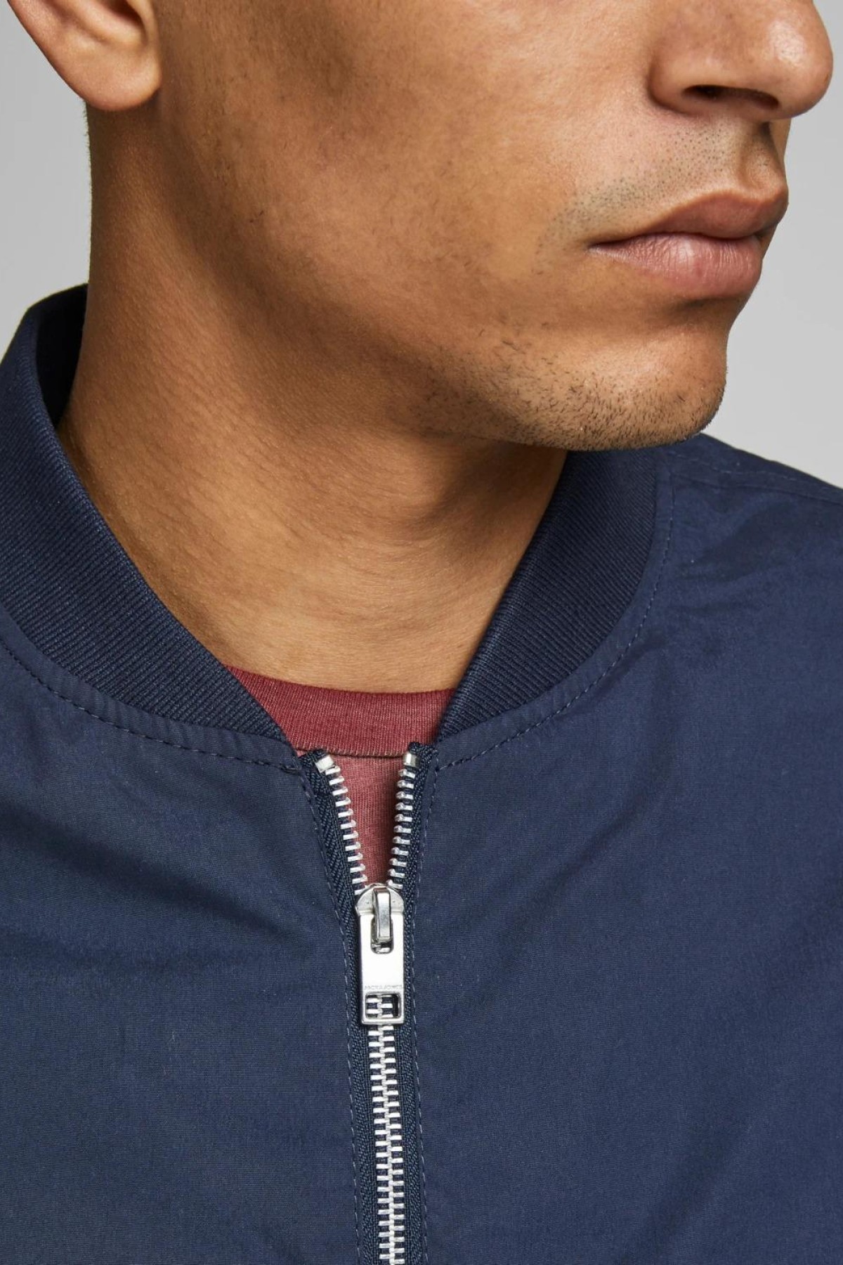 JACK & JONES 12165203 HAKIM V YAKA BAHARLIK ERKEK MONT JACK & JONES 12165203 HAKIM V YAKA BAHARLIK ERKEK MONT