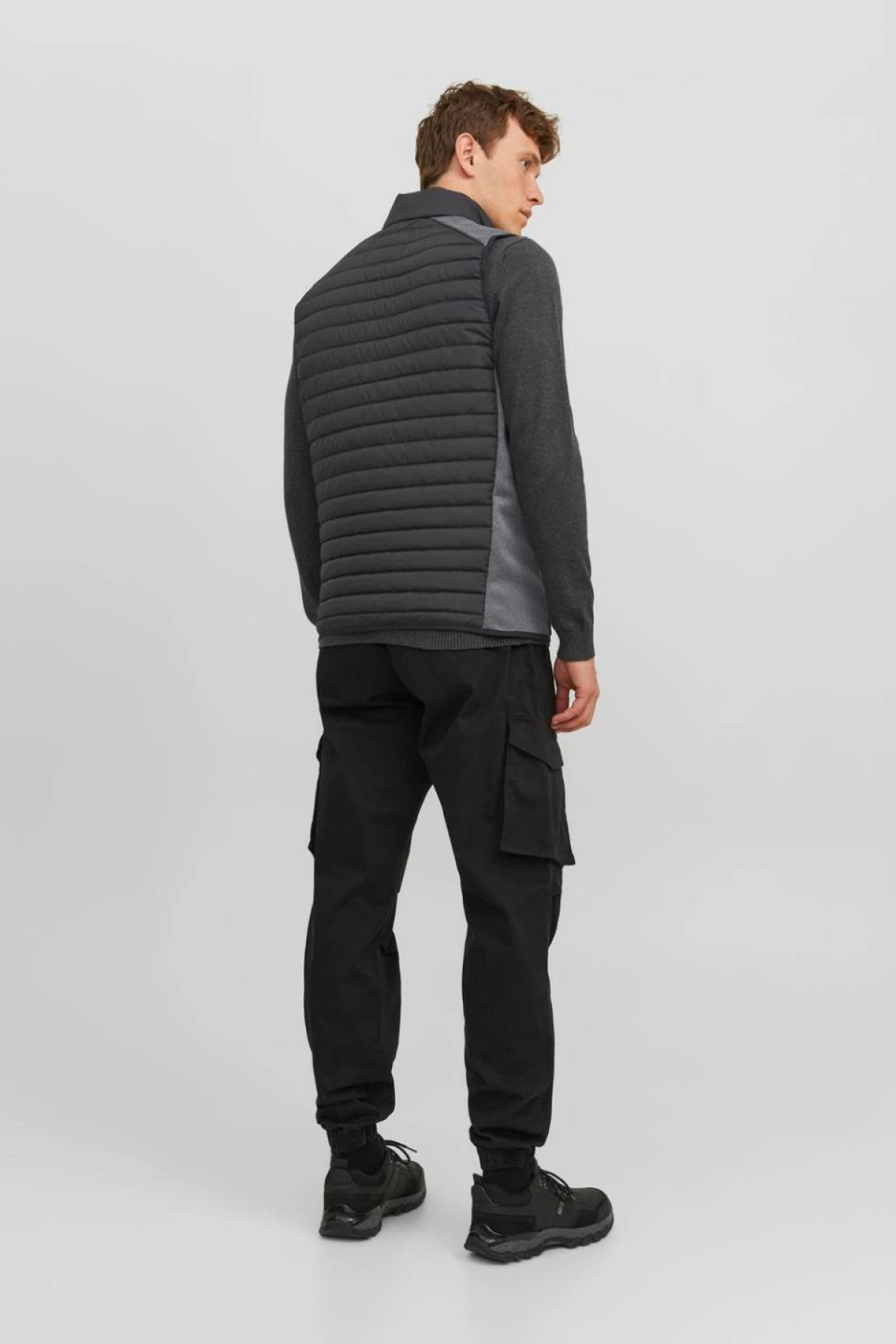 JACK&JONES 12200684 2 CEP YAN VE OMUZ EK PARCA DETAYLI YELEK JACK&JONES 12200684 2 CEP YAN VE OMUZ EK PARCA DETAYLI YELEK