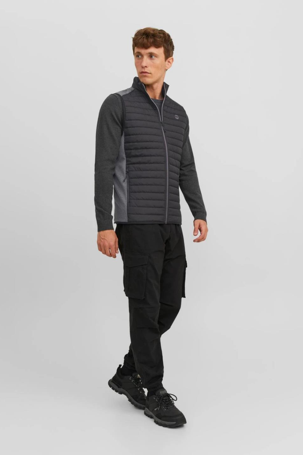 JACK&JONES 12200684 2 CEP YAN VE OMUZ EK PARCA DETAYLI YELEK JACK&JONES 12200684 2 CEP YAN VE OMUZ EK PARCA DETAYLI YELEK