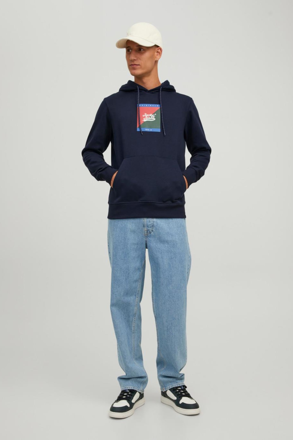 JACK&JONES 12219571 ONU YAZILI KAPSONLU SWEAT JACK&JONES 12219571 ONU YAZILI KAPSONLU SWEAT