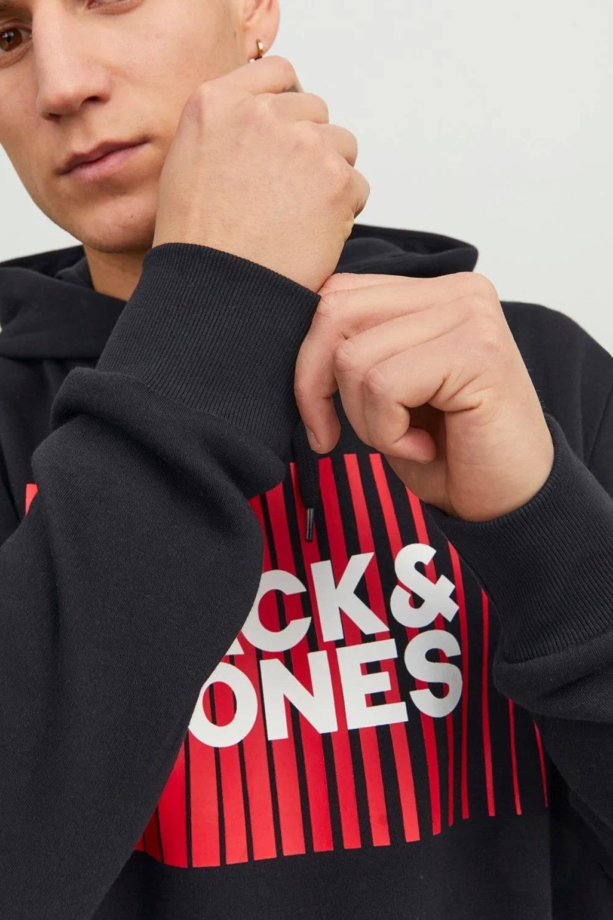 JACK&JONES 12233599 GOGUS BASKILI KAPUSONLU SWEATSHIRT JACK&JONES 12233599 GOGUS BASKILI KAPUSONLU SWEATSHIRT