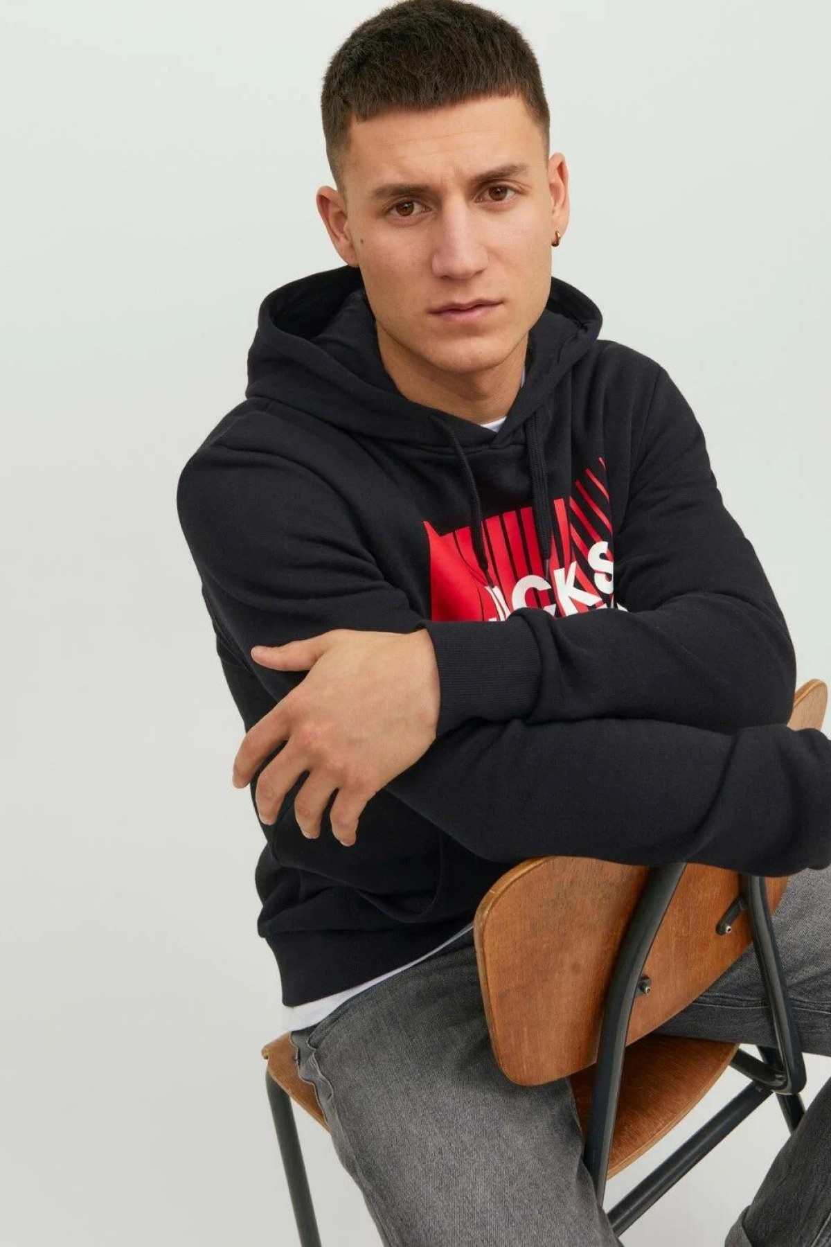 JACK&JONES 12233599 GOGUS BASKILI KAPUSONLU SWEATSHIRT JACK&JONES 12233599 GOGUS BASKILI KAPUSONLU SWEATSHIRT