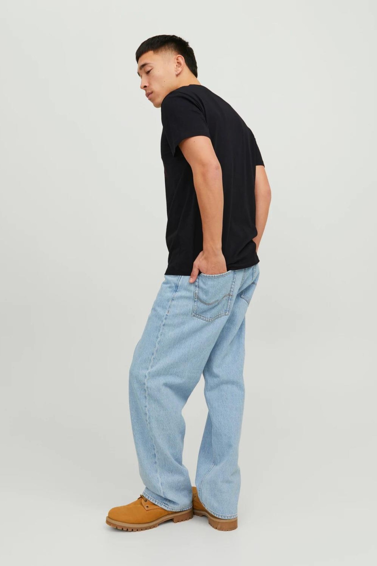 JACK & JONES 12233999 0 YAKA ONU CIZGI USTU JACK JONES YAZILI KISA KOL %100 COTON TSHIRT JACK & JONES 12233999 0 YAKA ONU CIZGI USTU JACK JONES YAZILI KISA KOL %100 COTON TSHIRT