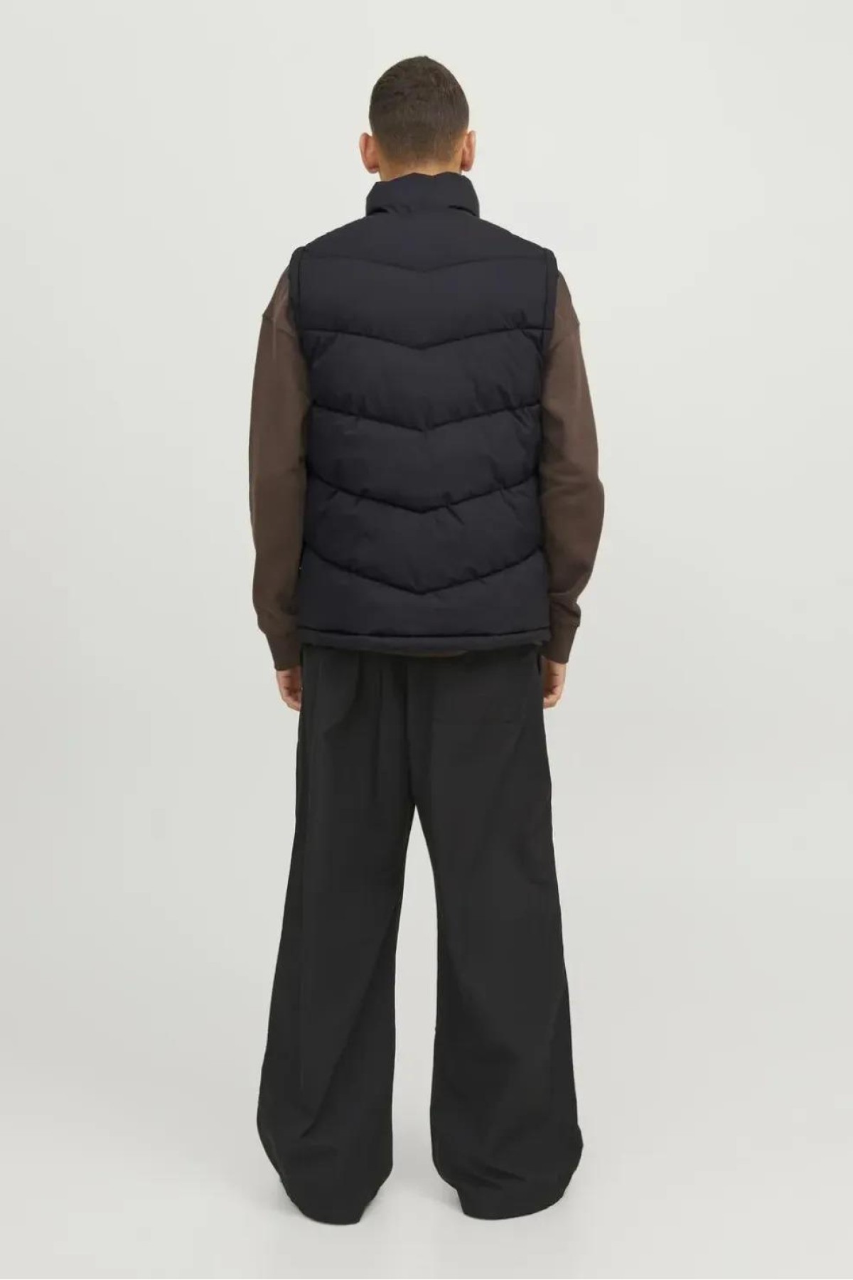 JACK&JONES 12238853 ICI DOLGULU KAPAK CEPLI SISME YELEK JACK&JONES 12238853 ICI DOLGULU KAPAK CEPLI SISME YELEK