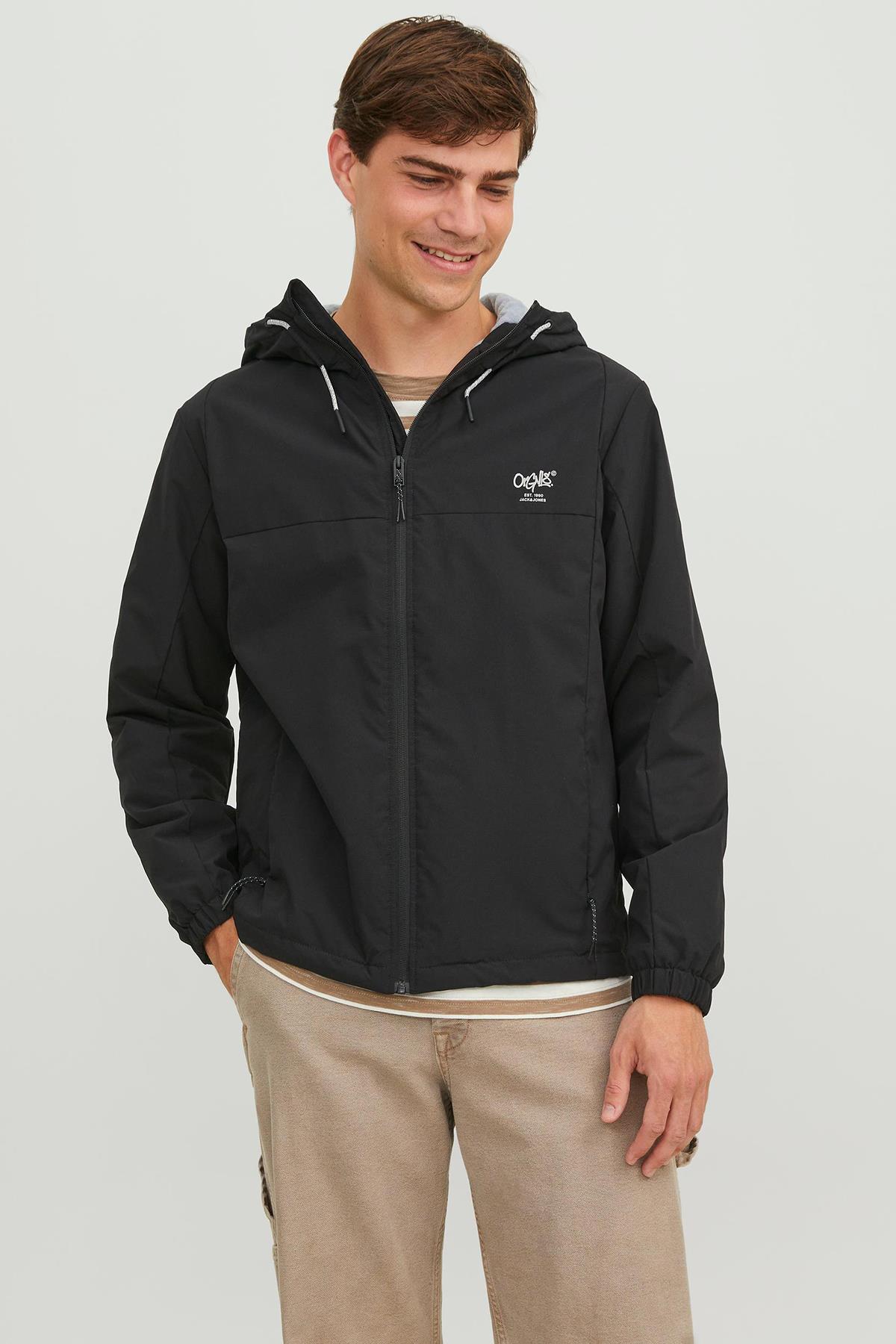 JACK&JONES 12238877 GOGUS YAZILI FERMUARLI KAPUSONLU ICI POLARLI MONT JACK&JONES 12238877 GOGUS YAZILI FERMUARLI KAPUSONLU ICI POLARLI MONT