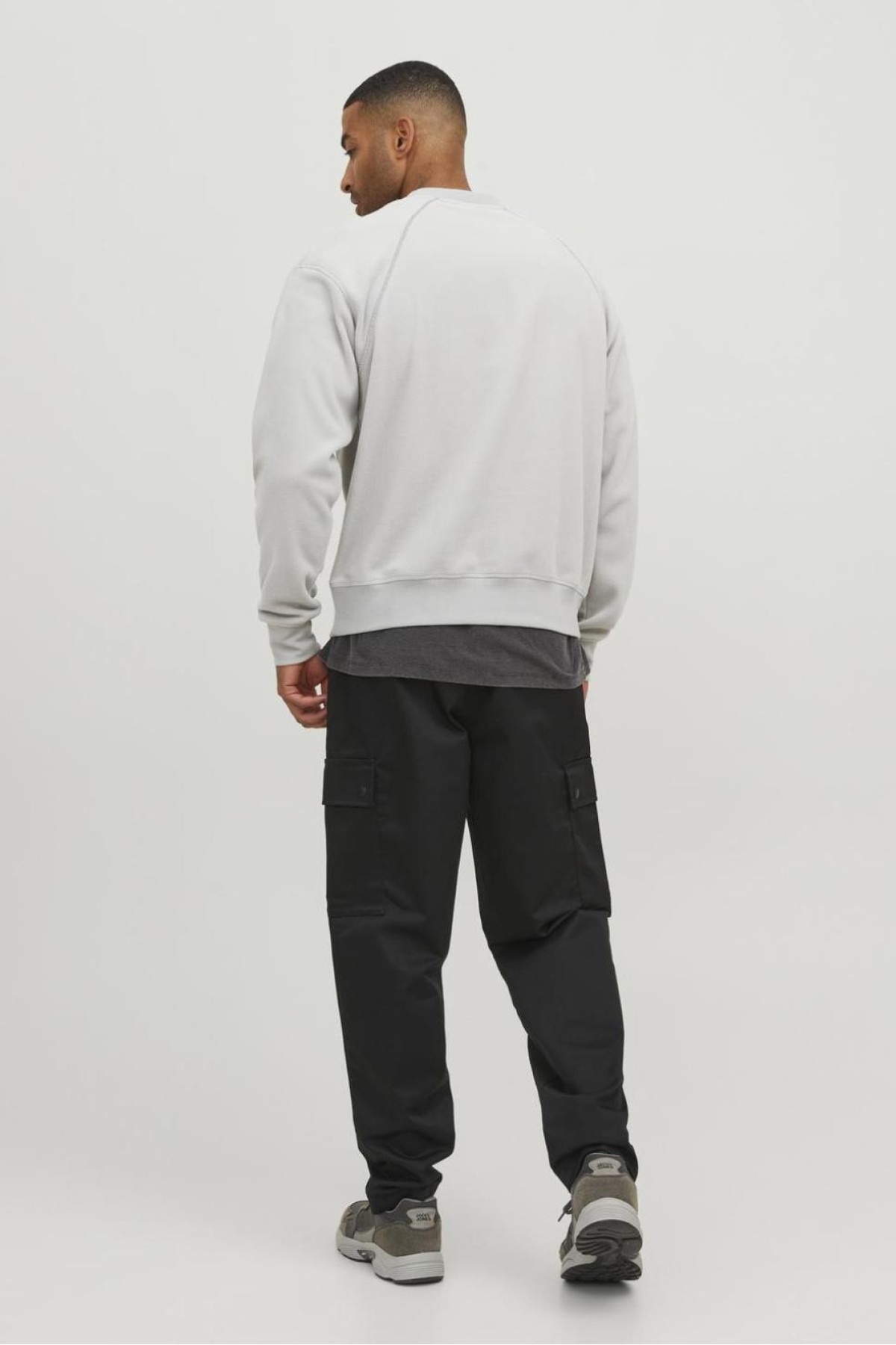 JACK&JONES 12241523 YUVARLAK YAKA GOGUS CEP DETAYLI POLAR SWEAT JACK&JONES 12241523 YUVARLAK YAKA GOGUS CEP DETAYLI POLAR SWEAT