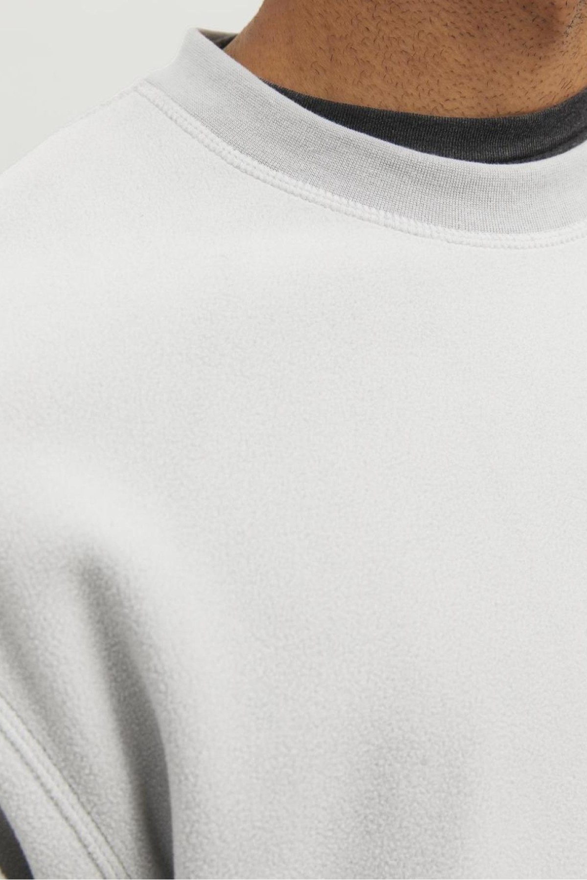 JACK&JONES 12241523 YUVARLAK YAKA GOGUS CEP DETAYLI POLAR SWEAT JACK&JONES 12241523 YUVARLAK YAKA GOGUS CEP DETAYLI POLAR SWEAT