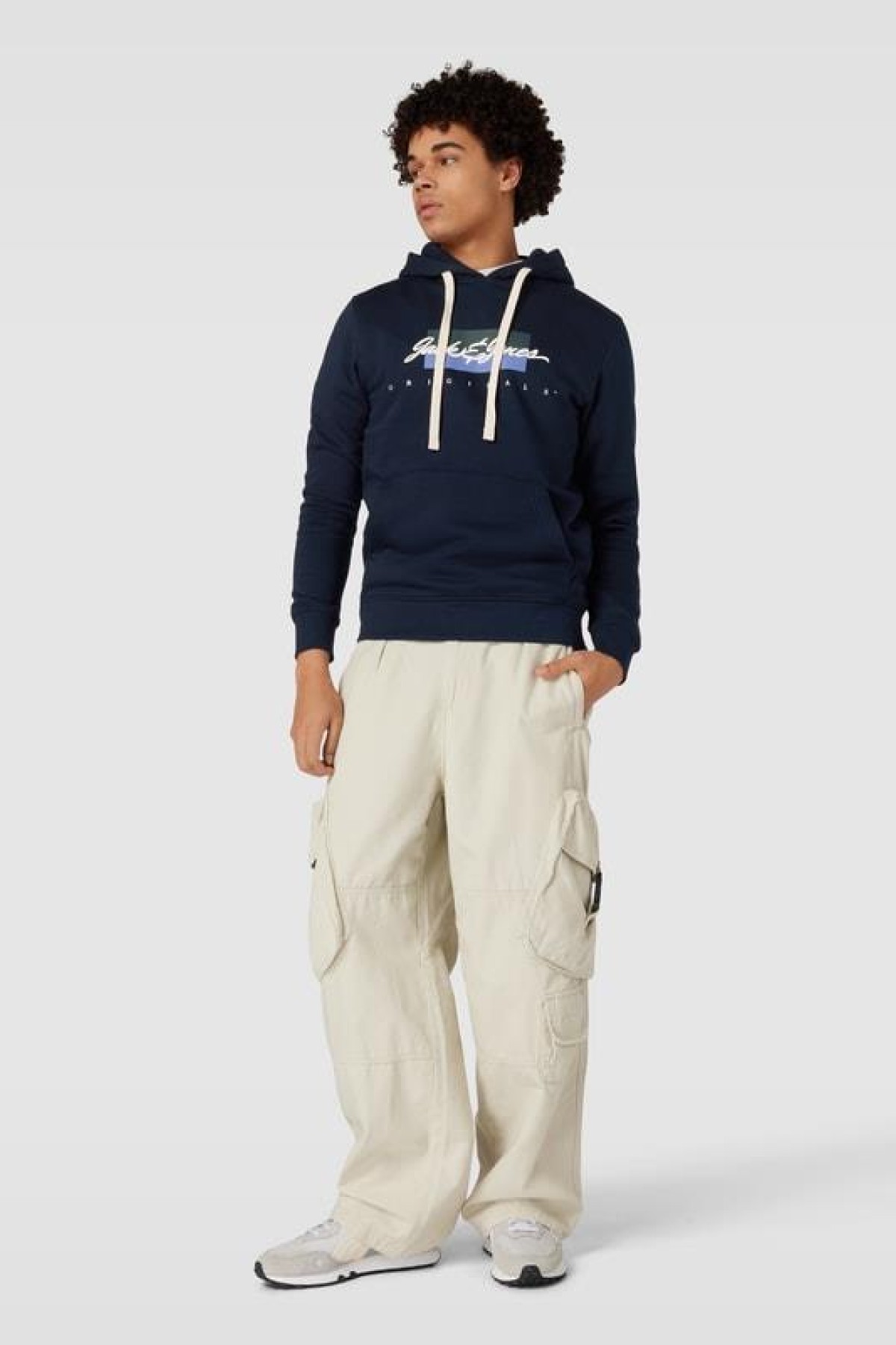 JACK&JONES 12247302 ON YAZILI 2 IPLIK SARDONLU KAPUSONLU  SWEAT