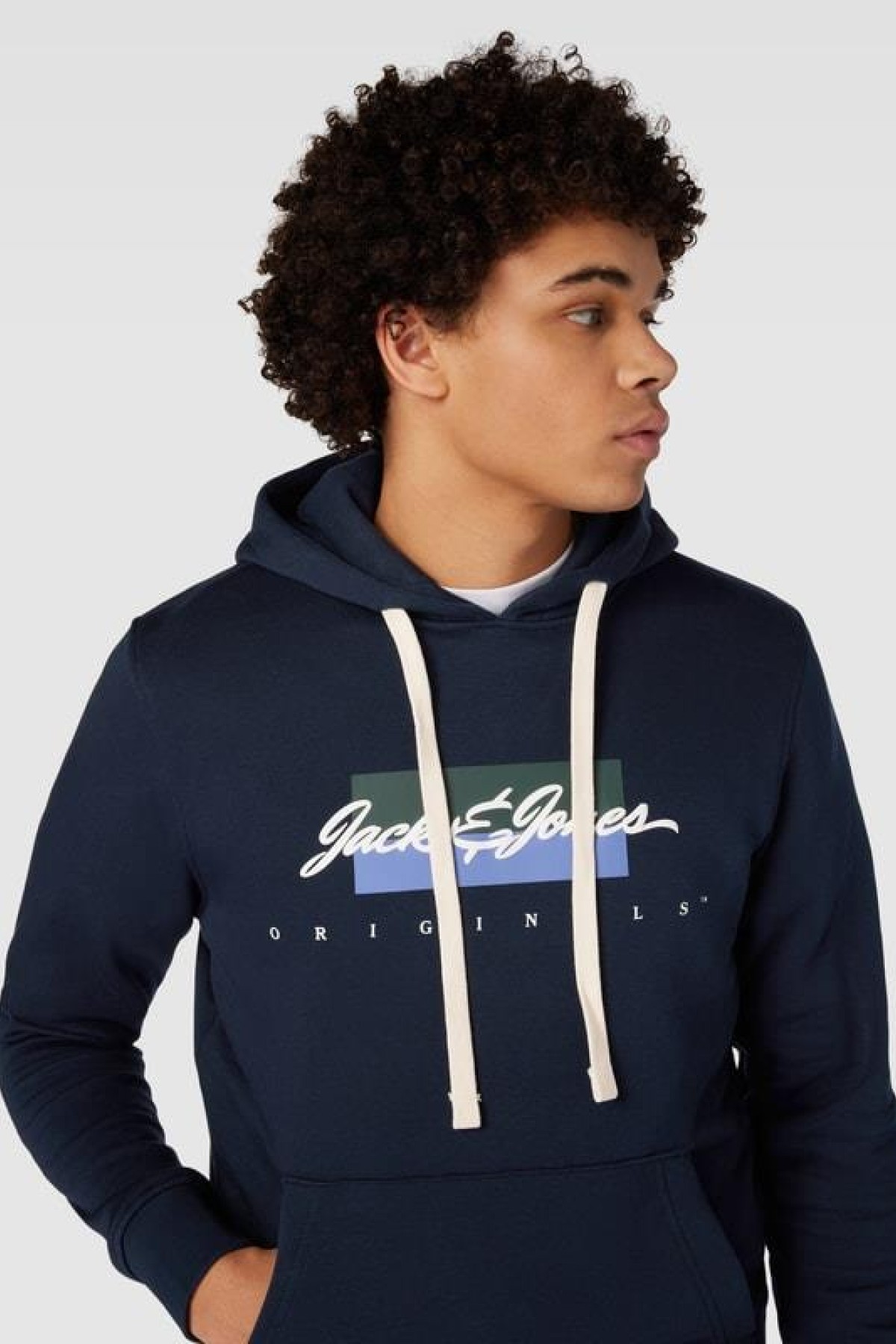 JACK&JONES 12247302 ON YAZILI 2 IPLIK SARDONLU KAPUSONLU SWEAT JACK&JONES 12247302 ON YAZILI 2 IPLIK SARDONLU KAPUSONLU SWEAT