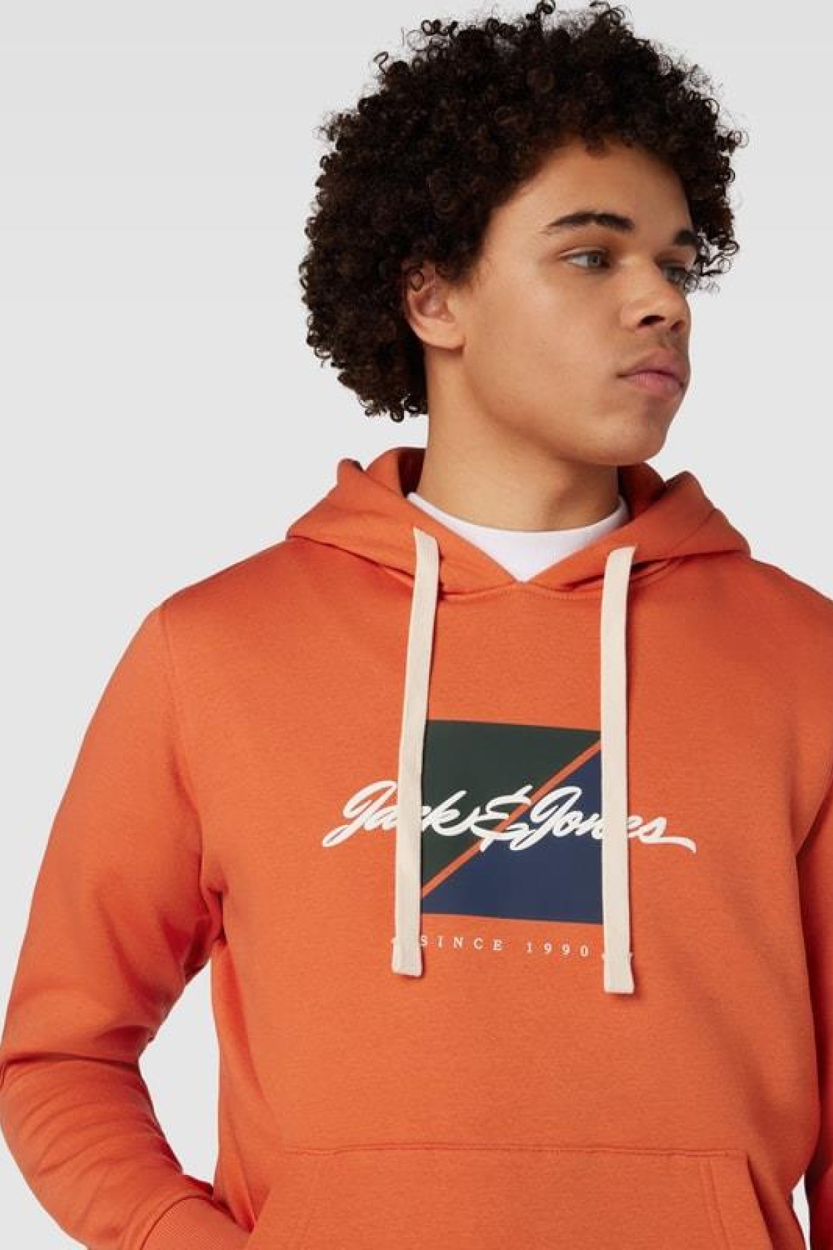 JACK&JONES 12247302 ON YAZILI 2 IPLIK SARDONLU KAPUSONLU SWEAT JACK&JONES 12247302 ON YAZILI 2 IPLIK SARDONLU KAPUSONLU SWEAT