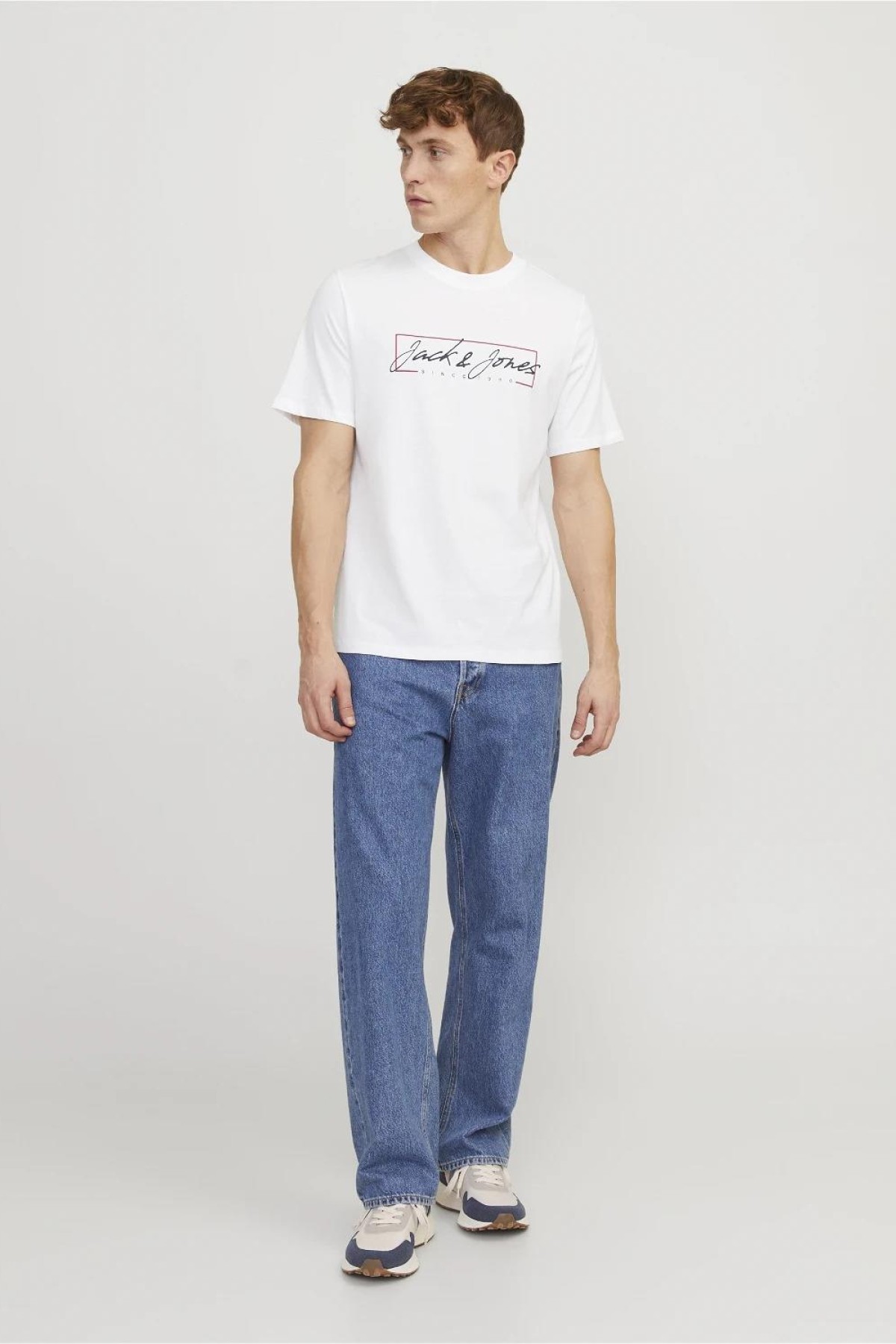 JACK&JONES 12247779 ON CIZGI UZERI YAZILI 0 YAKA KISA KOL TSH JACK&JONES 12247779 ON CIZGI UZERI YAZILI 0 YAKA KISA KOL TSH