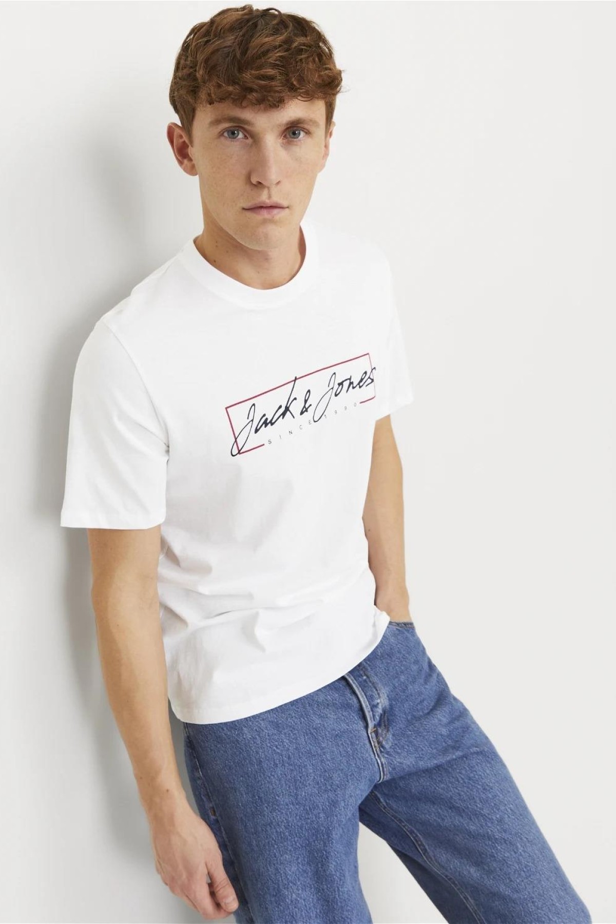 JACK&JONES 12247779 ON CIZGI UZERI YAZILI 0 YAKA KISA KOL TSH JACK&JONES 12247779 ON CIZGI UZERI YAZILI 0 YAKA KISA KOL TSH