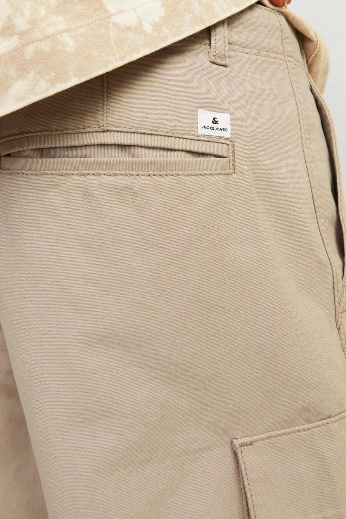 JACK&JONES 12248685 6 CEPLI YANLAR PUSKULLU KARGO SHORT JACK&JONES 12248685 6 CEPLI YANLAR PUSKULLU KARGO SHORT