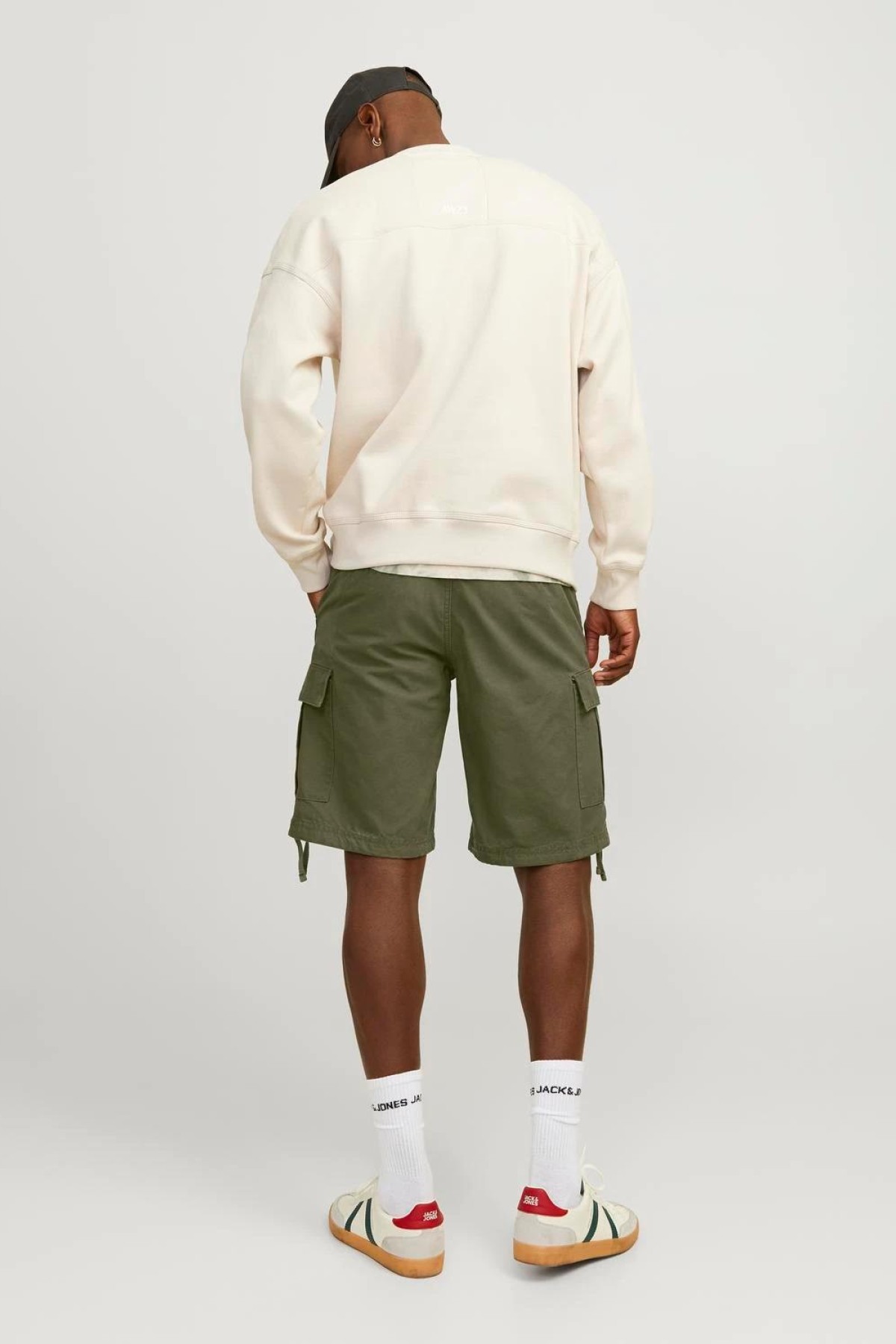 JACK&JONES 12248685 6 CEPLI YANLAR PUSKULLU KARGO SHORT JACK&JONES 12248685 6 CEPLI YANLAR PUSKULLU KARGO SHORT