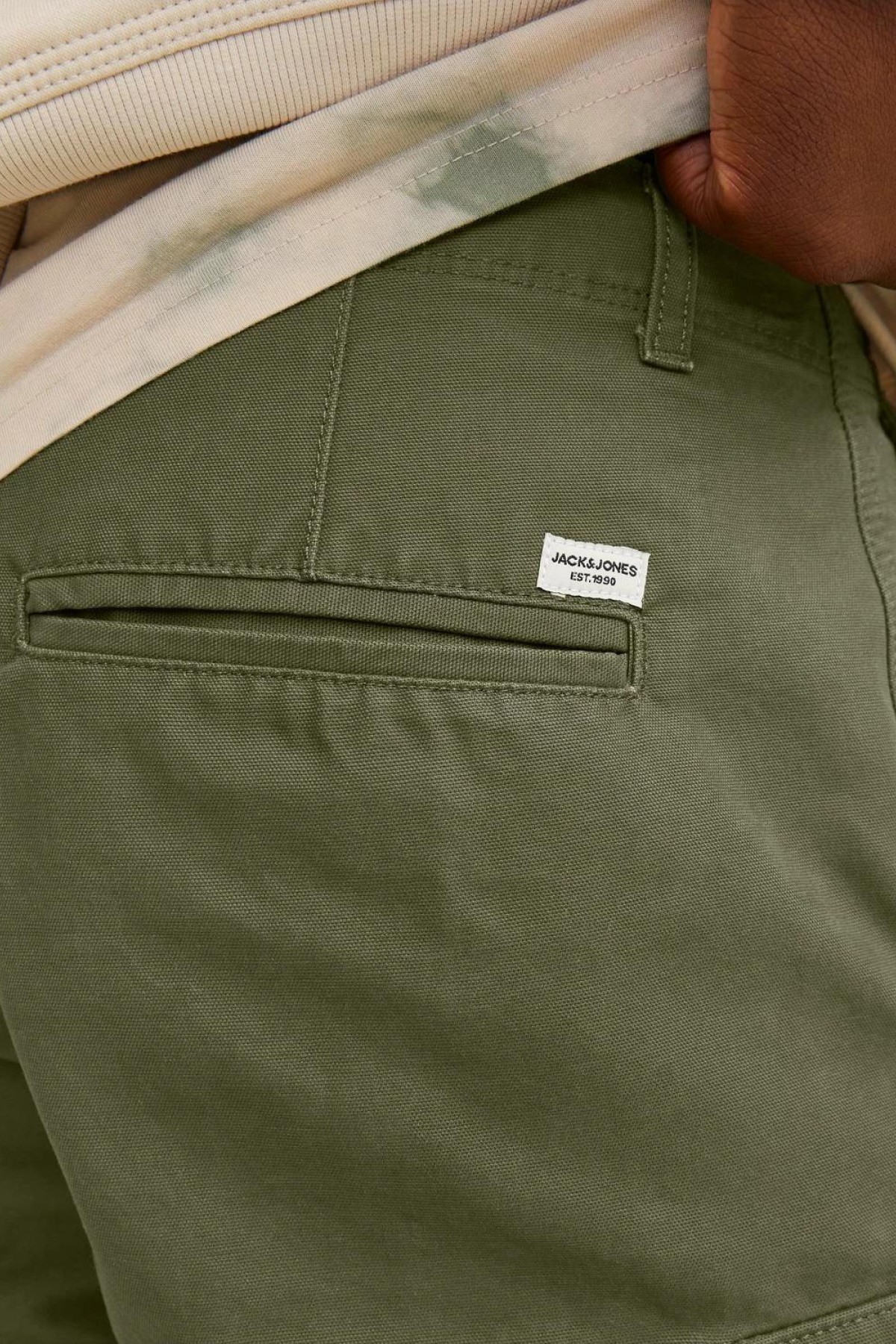 JACK&JONES 12248685 6 CEPLI YANLAR PUSKULLU KARGO SHORT JACK&JONES 12248685 6 CEPLI YANLAR PUSKULLU KARGO SHORT