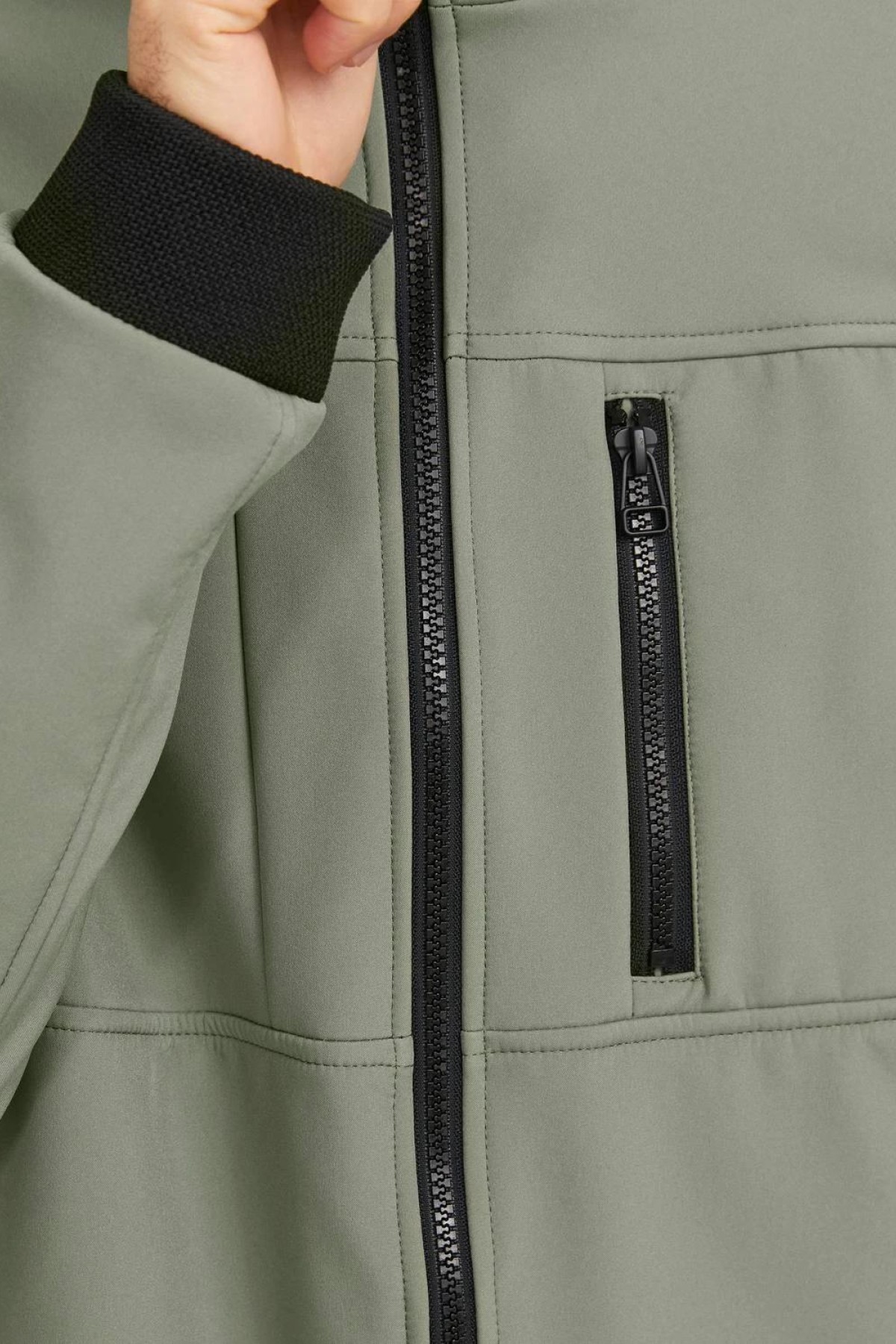 JACK&JONES 12252212 ON FERMUARLI KOL UCU LASTIKLI  SUYA DAYANIKLI SOFTSHELL MONT JACK&JONES 12252212 ON FERMUARLI KOL UCU LASTIKLI  SUYA DAYANIKLI SOFTSHELL MONT