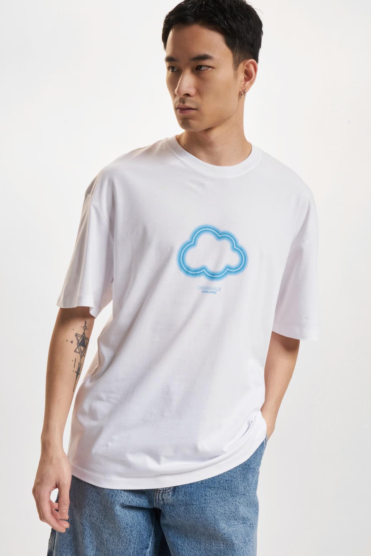 JACK&JONES 12254172 ON ARKA BASKILI 0 YAKA KISA KOL TSHIRT JACK&JONES 12254172 ON ARKA BASKILI 0 YAKA KISA KOL TSHIRT