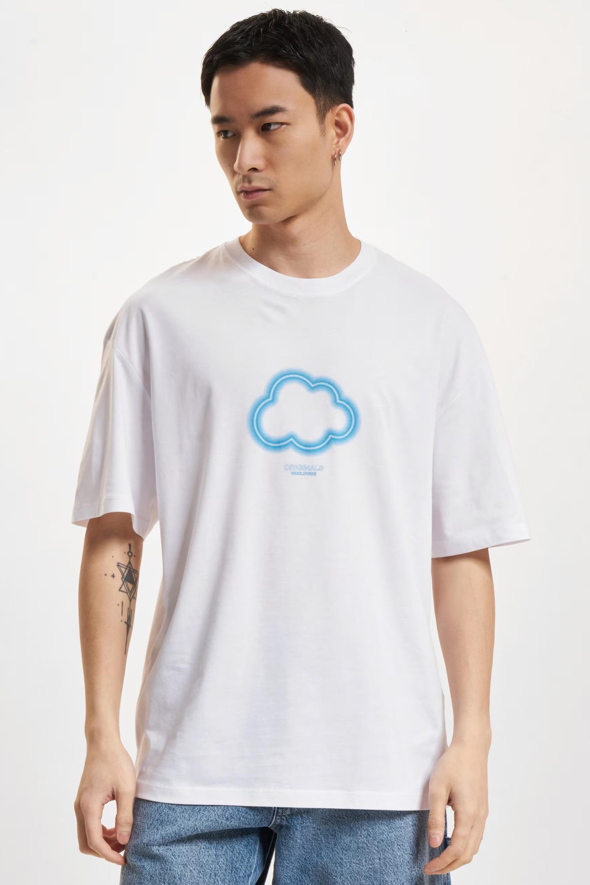 JACK&JONES 12254172 ON ARKA BASKILI 0 YAKA KISA KOL TSHIRT JACK&JONES 12254172 ON ARKA BASKILI 0 YAKA KISA KOL TSHIRT