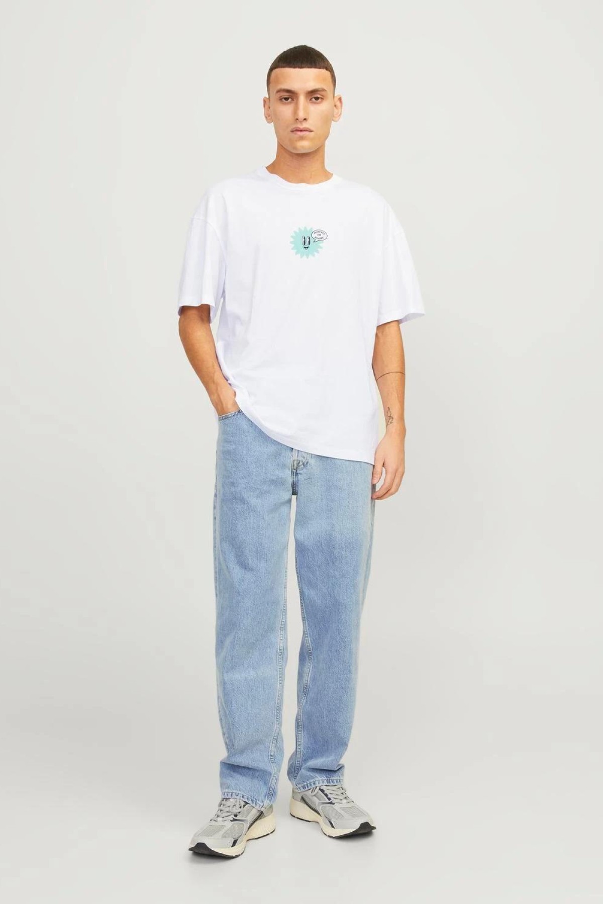 JACK&JONES 12254175 BASKILI 0 YAKA KISA KOL TSHIRT JACK&JONES 12254175 BASKILI 0 YAKA KISA KOL TSHIRT