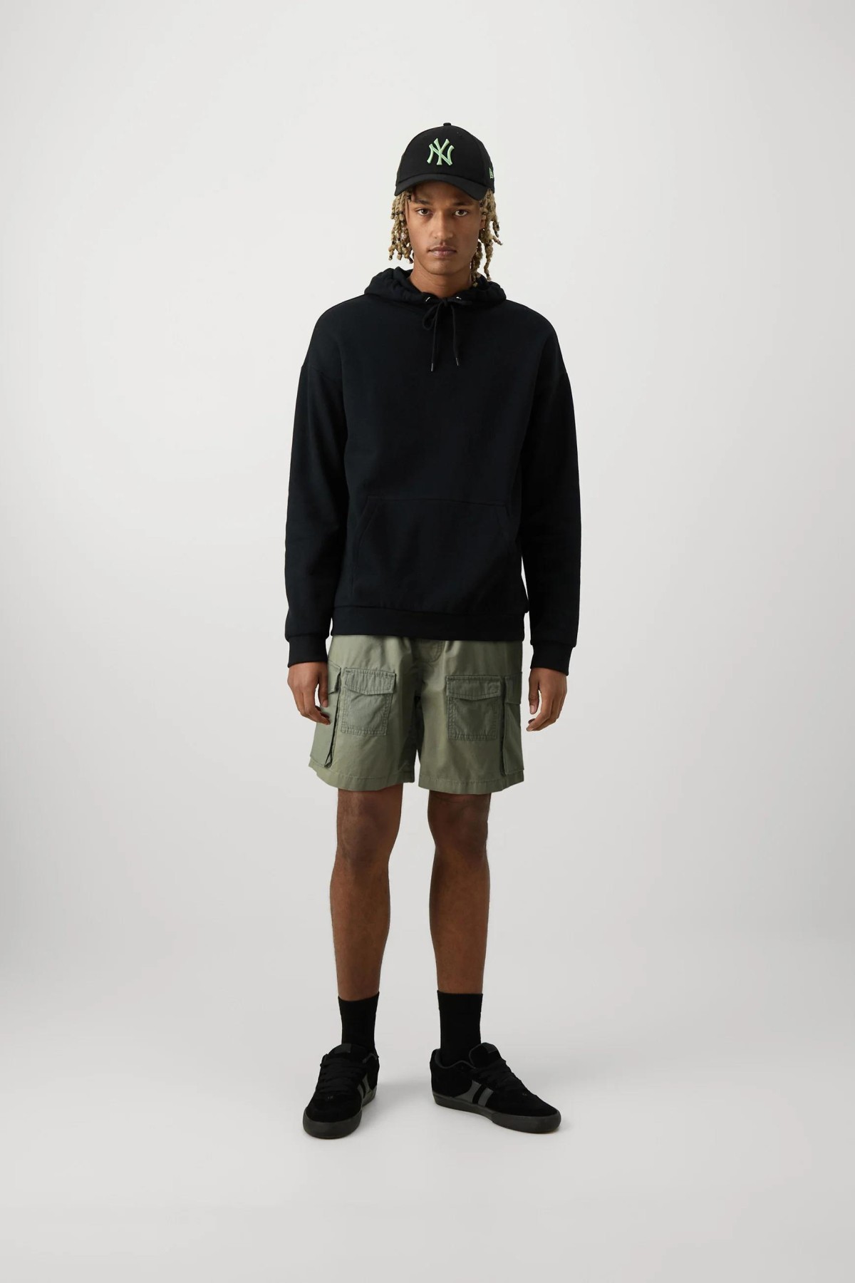JACK&JONES 12268333 BEL LASTIKLI VE IP BAGLAMALI 6 CEPLI KARGO SHORT JACK&JONES 12268333 BEL LASTIKLI VE IP BAGLAMALI 6 CEPLI KARGO SHORT