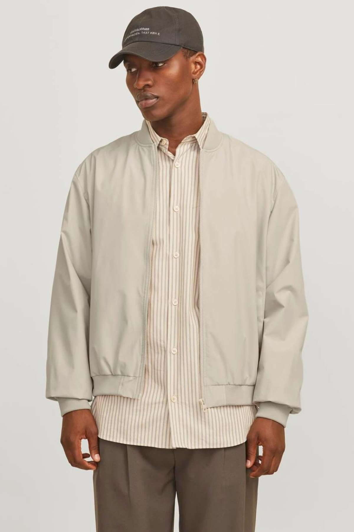 JACK&JONES 12268608 HAKIM V YAKA BAHARLIK ERKEK MONT JACK&JONES 12268608 HAKIM V YAKA BAHARLIK ERKEK MONT