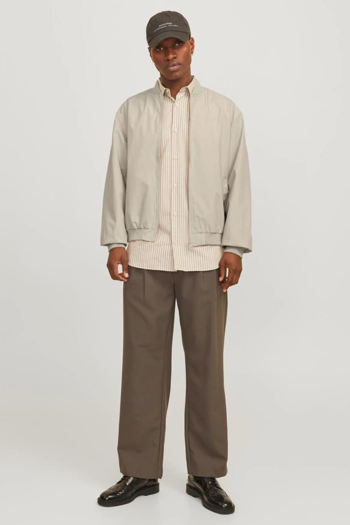 JACK&JONES 12268608 HAKIM V YAKA BAHARLIK ERKEK MONT JACK&JONES 12268608 HAKIM V YAKA BAHARLIK ERKEK MONT