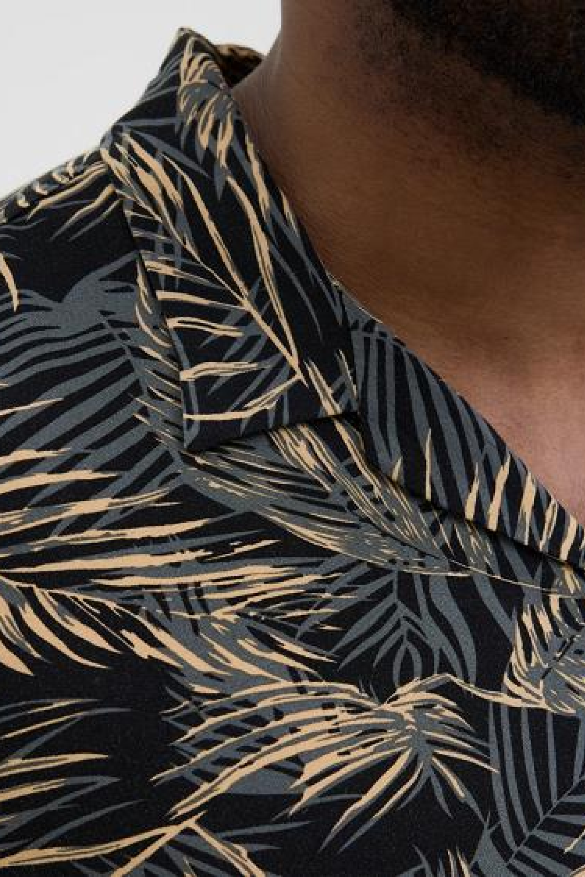 JACK&JONES 12269096 JJEJEFF TROPICAL BUYUK BEDEN KISA KOL GOMLEK JACK&JONES 12269096 JJEJEFF TROPICAL BUYUK BEDEN KISA KOL GOMLEK