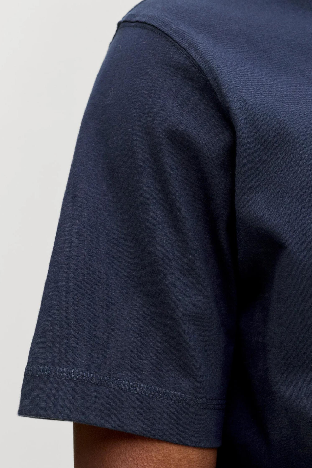 JACK&JONES 12282892 JORNORREBRO EMB O  YAKA KISA KOL TSH