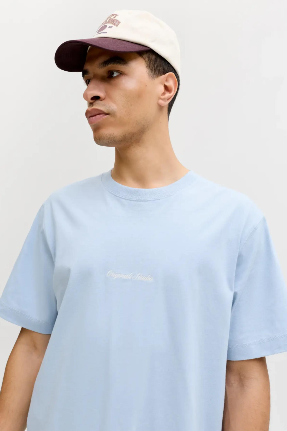 JACK&JONES 12282892 JORNORREBRO EMB O  YAKA KISA KOL TSH