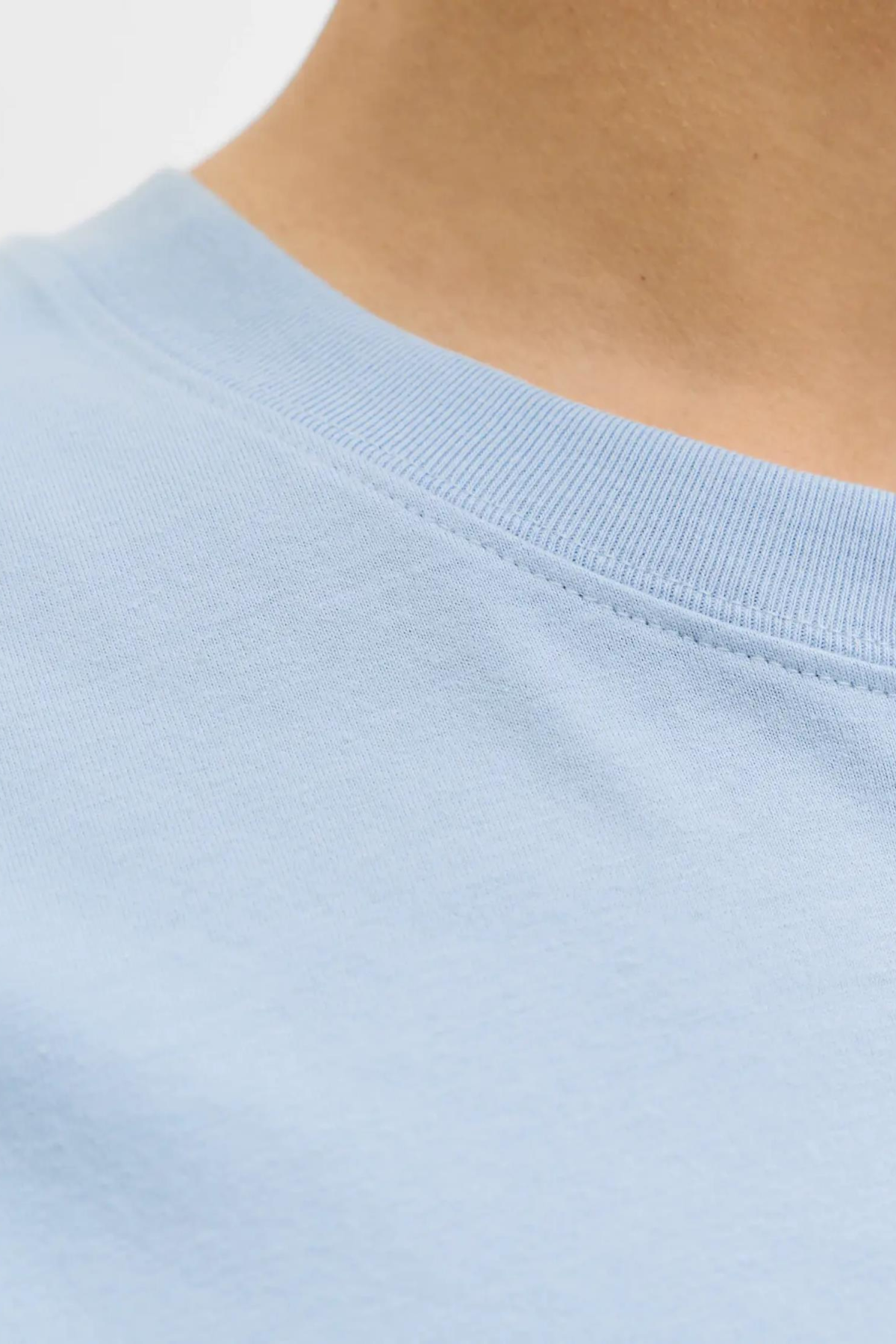 JACK&JONES 12282892 JORNORREBRO EMB O  YAKA KISA KOL TSH