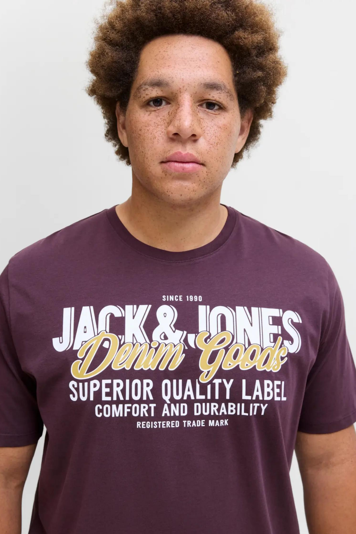 JACK&JONES 12284905 JJELOGO  YAZILI BUYUK BEDEN KISA KOL TSHIRT