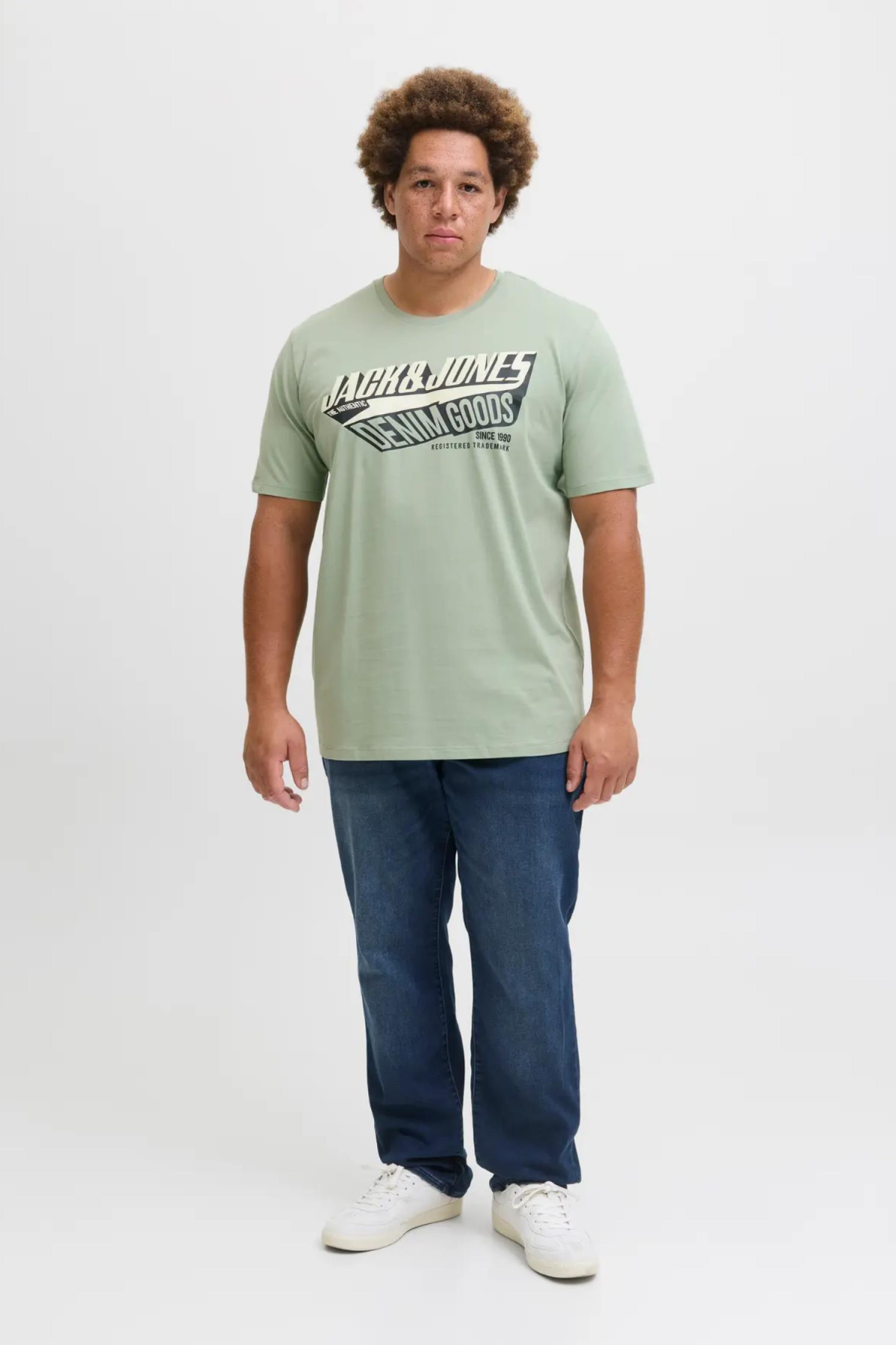 JACK&JONES 12284905 JJELOGO  YAZILI BUYUK BEDEN KISA KOL TSHIRT