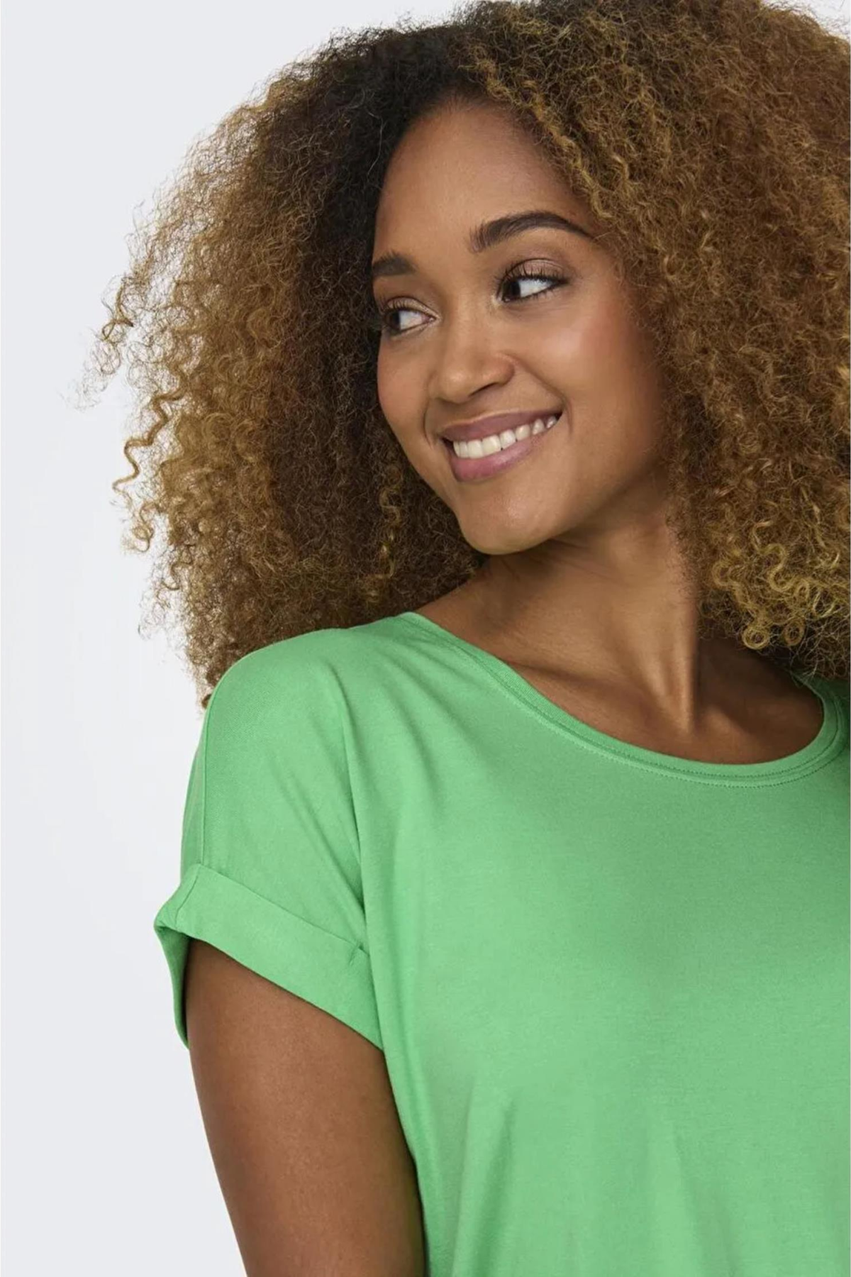 ONLY 15106662 ACIK YAKA KOL KATLAMALI KISA KOL TSHIRT