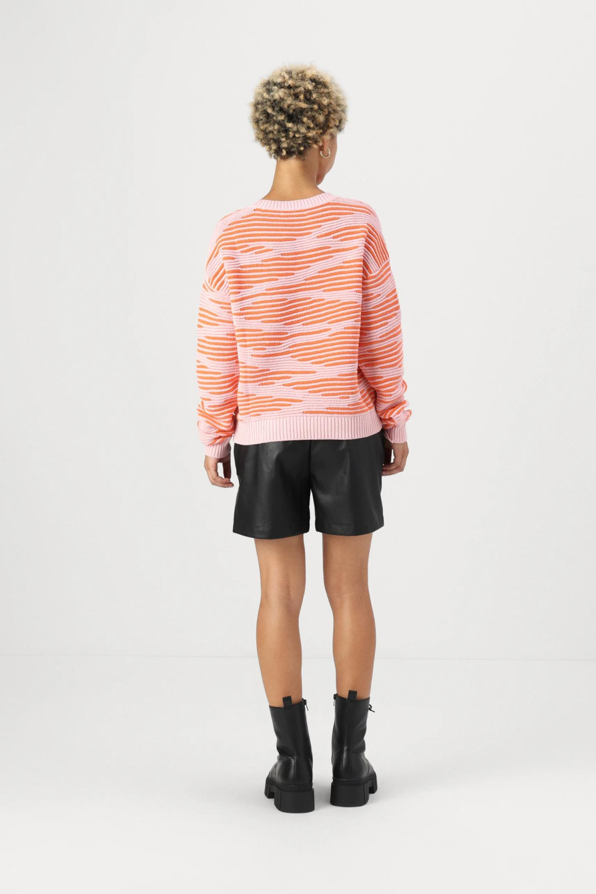 ONLY 15294777 CIZGILI 0 YAKA KADIN KAZAK