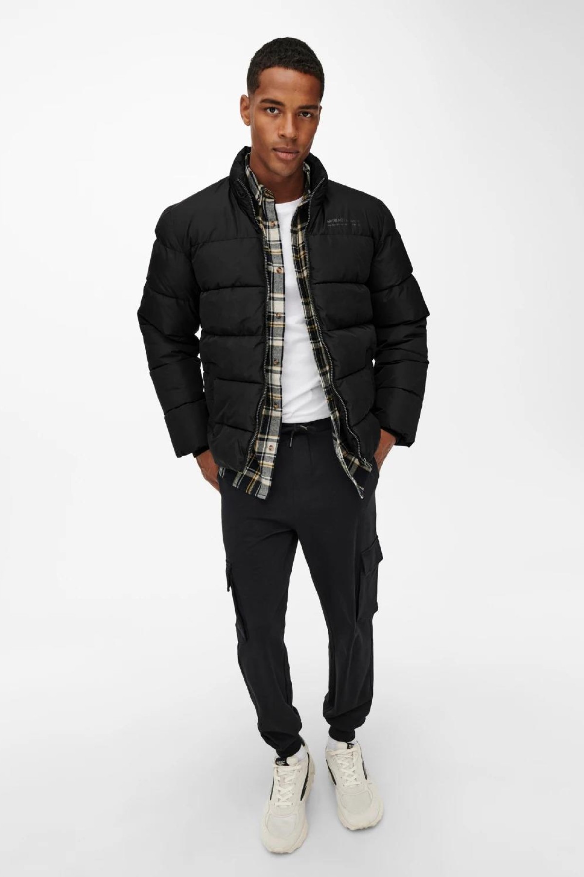ONLY&SONS 22019345 ICI DOLGULU DIK YAKA MONT ONLY&SONS 22019345 ICI DOLGULU DIK YAKA MONT