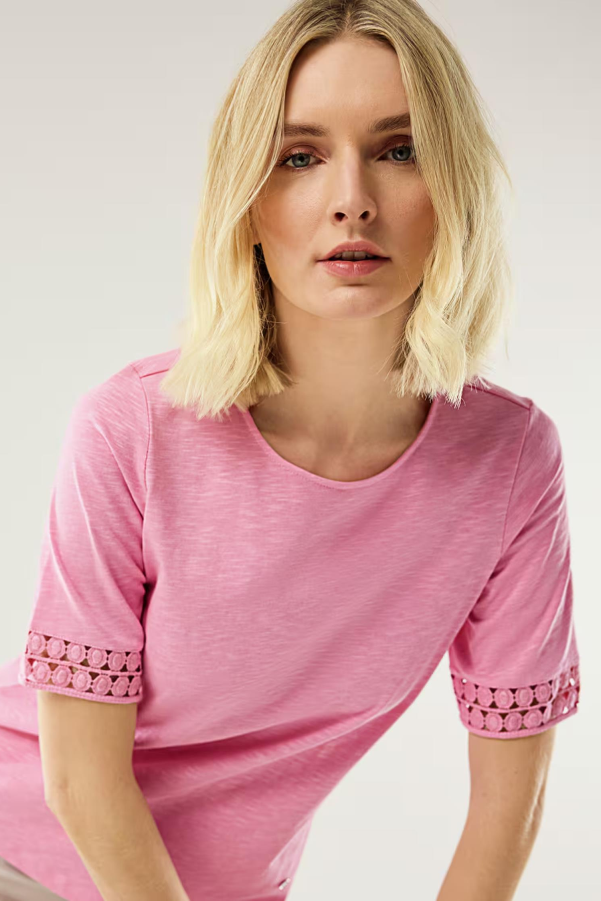 WALBUSCH 43-5957 / 890.947 / 280 ACIK YAKA KOL UCU DANTEL DIKISLI KISA KOL TSH